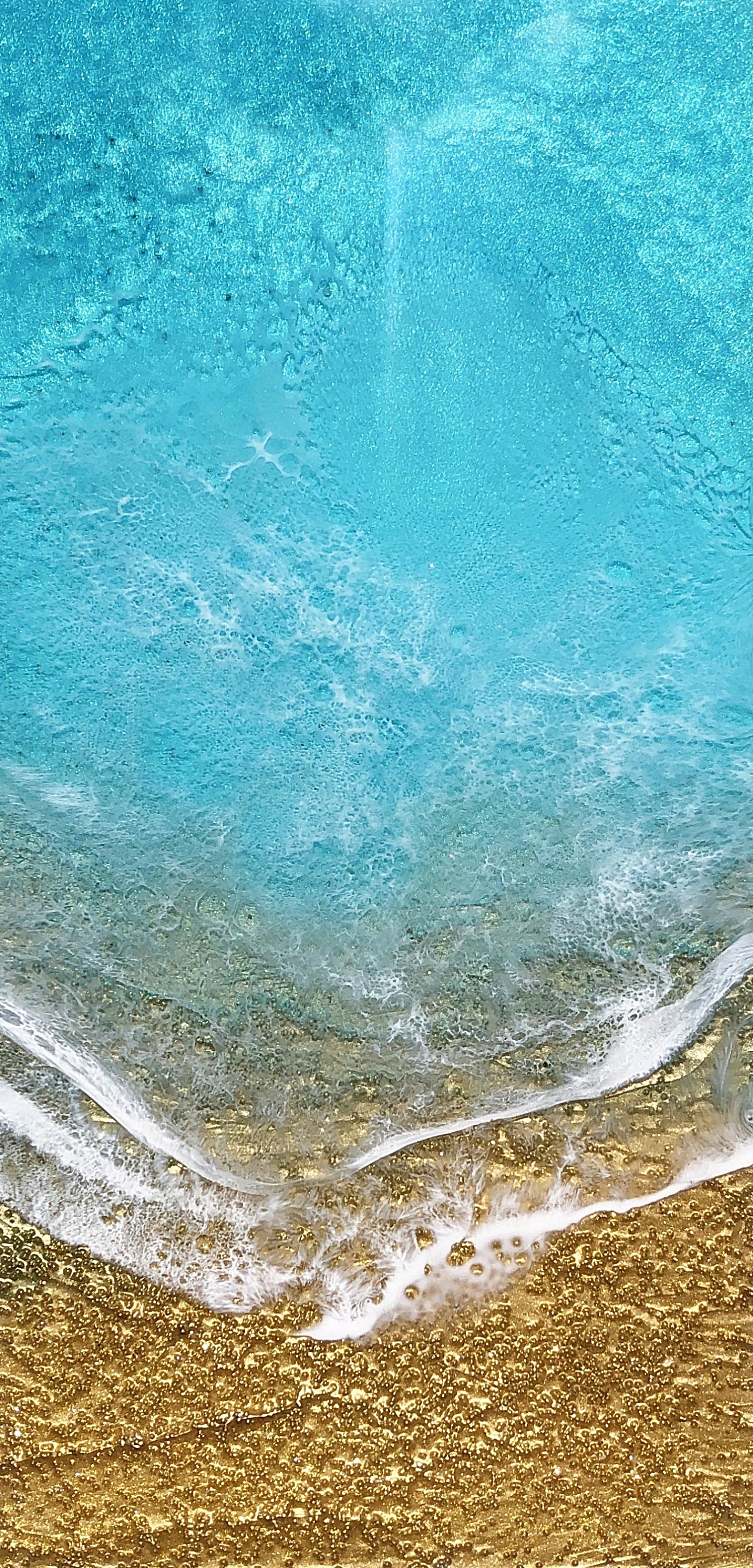 Teal Waves #50" d'Ana Hefco (basée à Miami) est une œuvre originale réalisée à la main en résine teintée et en techniques mixtes sur panneau de bois. Cette pièce n'est pas encadrée et est prête à être accrochée. 

Née et élevée à Bucarest en