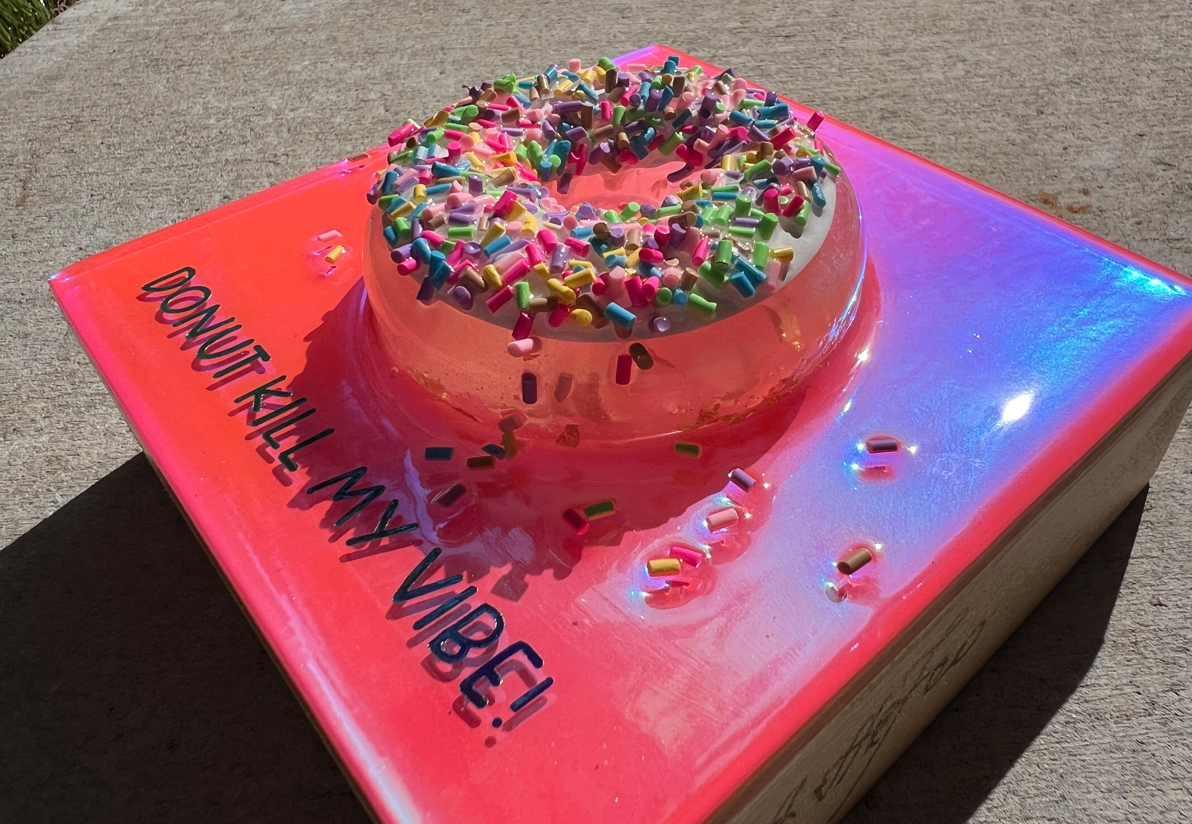 « S Donut Kill My Vibe n°10, Florescent Donut 3D Donut by Ana Hefco en vente 5