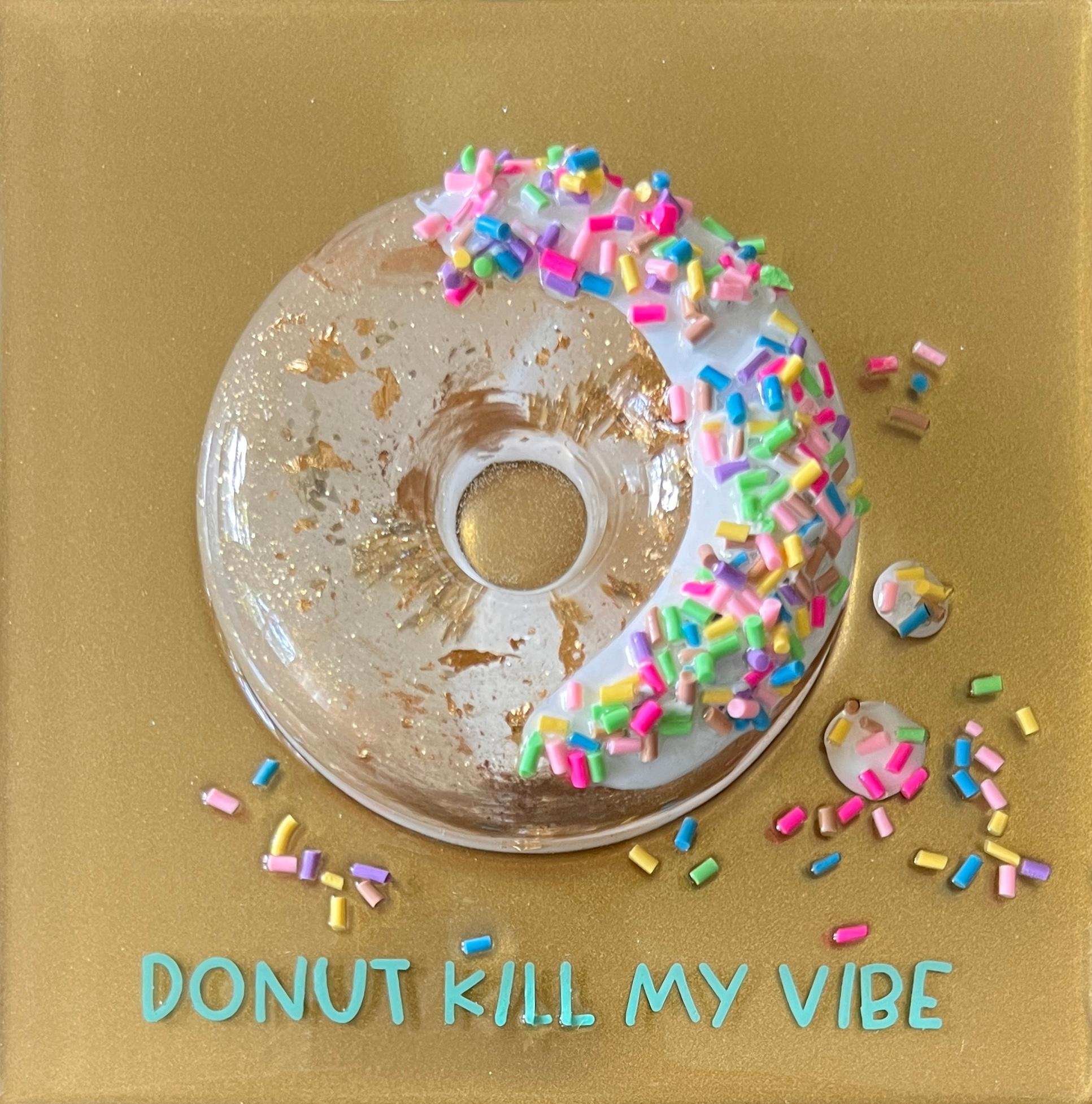 L'œuvre d'Ana Hefco (basée à Miami) "S Donut Kill My Vibe #8" est une œuvre originale réalisée à la main en résine teintée et en techniques mixtes sur panneau de bois. Cette pièce n'est pas encadrée et est prête à être accrochée. 

Née et élevée à