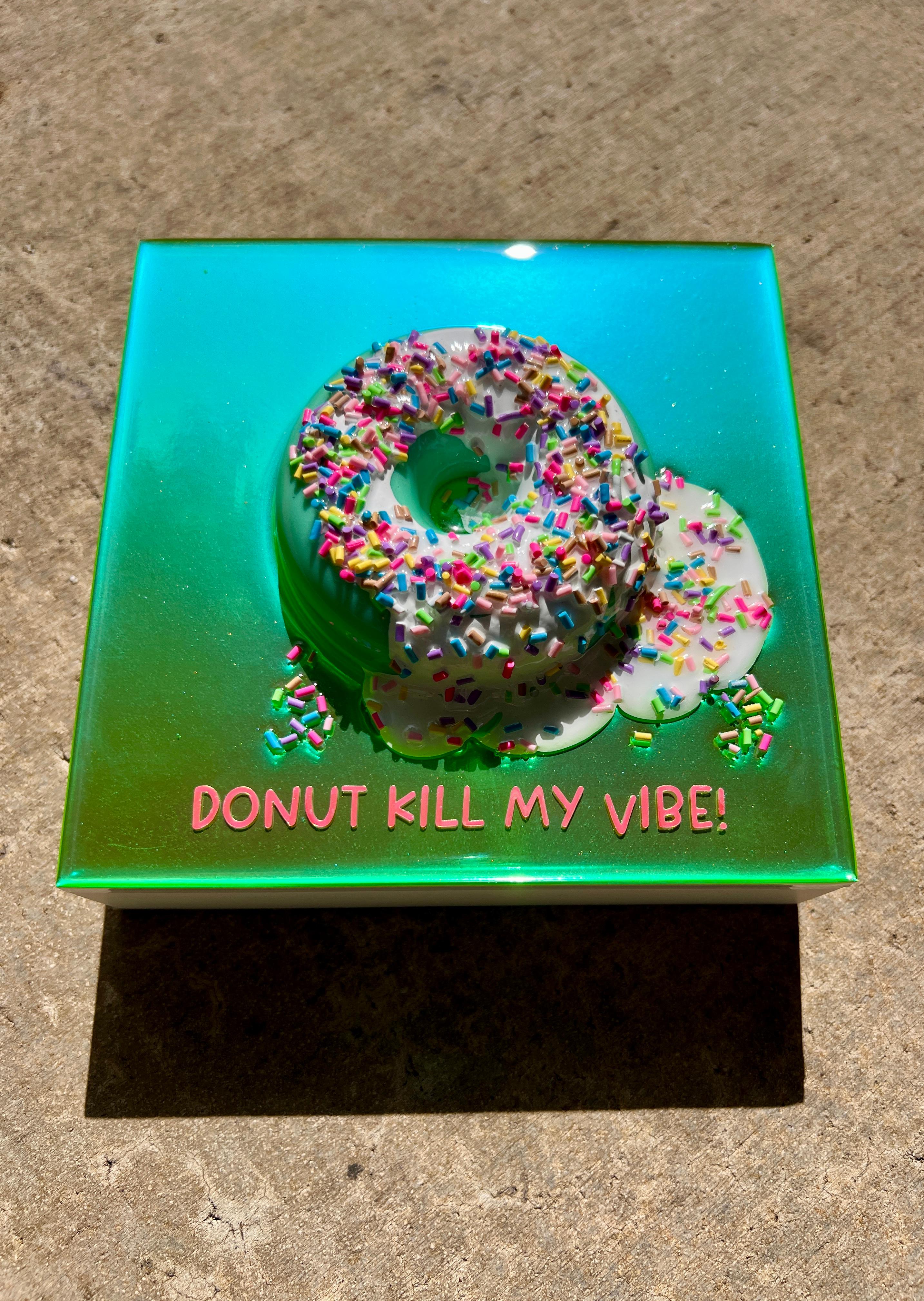 « S Donut Kill My Vibe #3 », Florescent Donut 3D Donut par Ana Hefco en vente 2