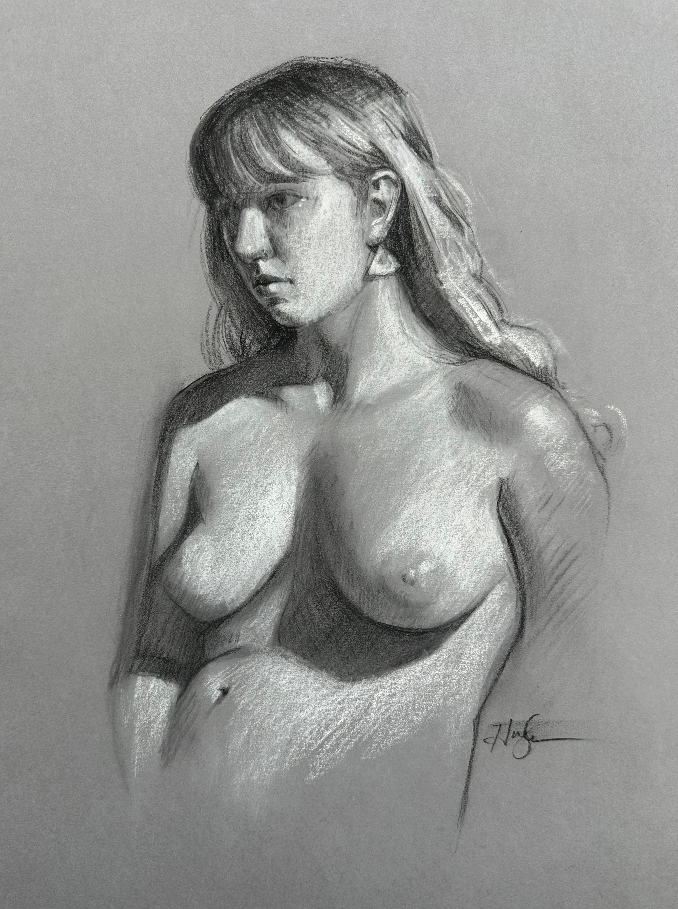„Amber“ von Primary Hughes, Original weibliche Aktporträtzeichnung in Holzkohle