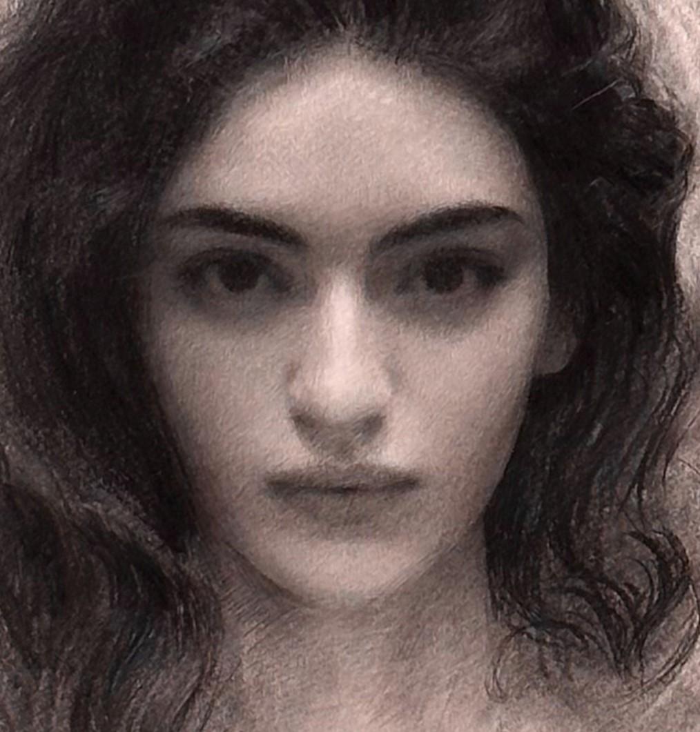 « Portrait d'une jeune fille au fusain » (2023) de Bunyod Suvonov, dessin original en vente 1