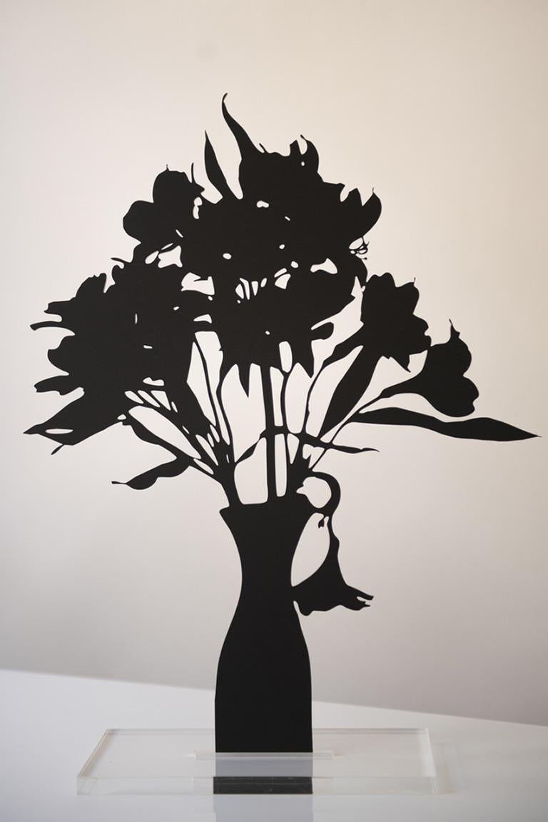 Alstroemerias - Floral black shadow flower bouquet sculpture - Contemporary Sculpture by Joana P. Cardozo