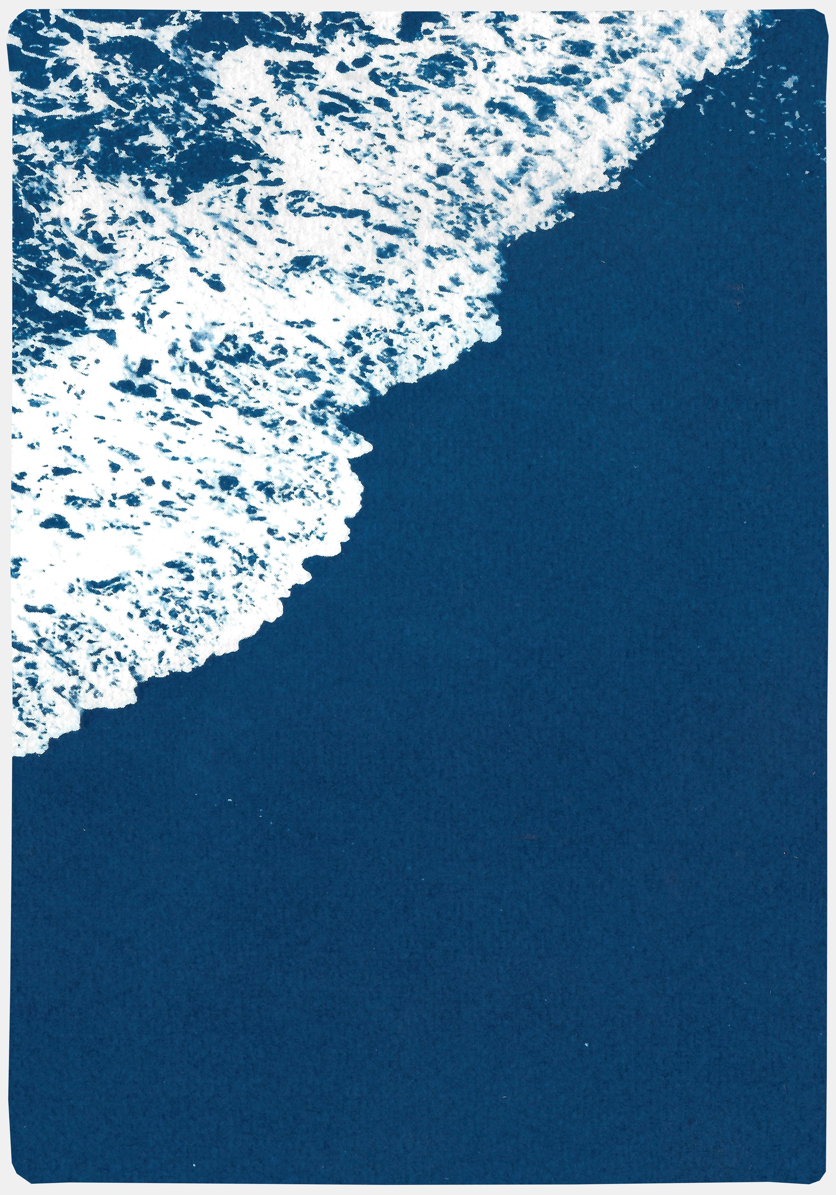 Nautisches Diptychon einer tiefblauen Sanduhr, Original-Zyanotyp, Meereslandschaft (Blau), Landscape Art, von Kind of Cyan