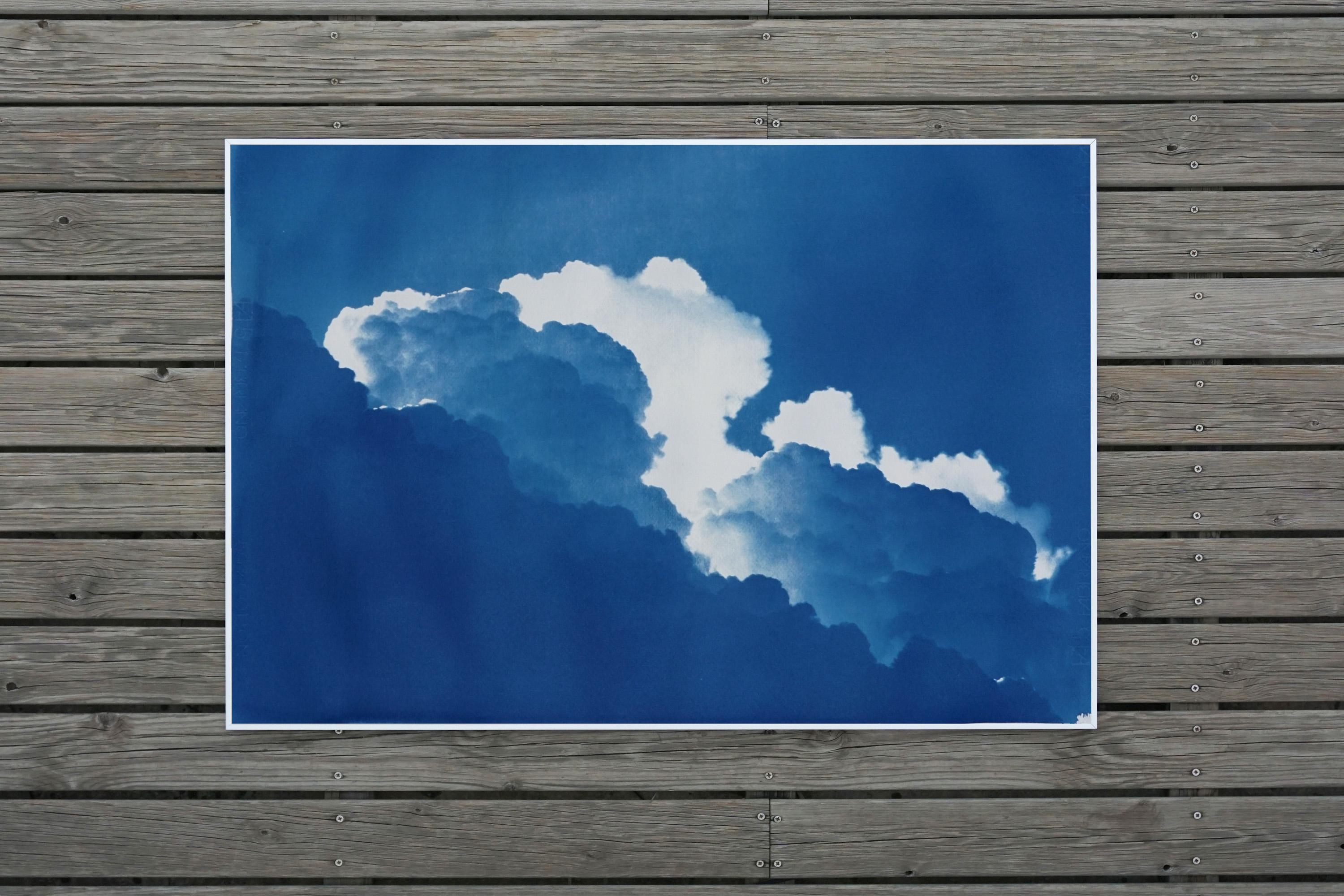 Nuvole azzurre,  Paesaggio stampato in cianotipia con toni blu, paesaggio contemporaneo in vendita 1