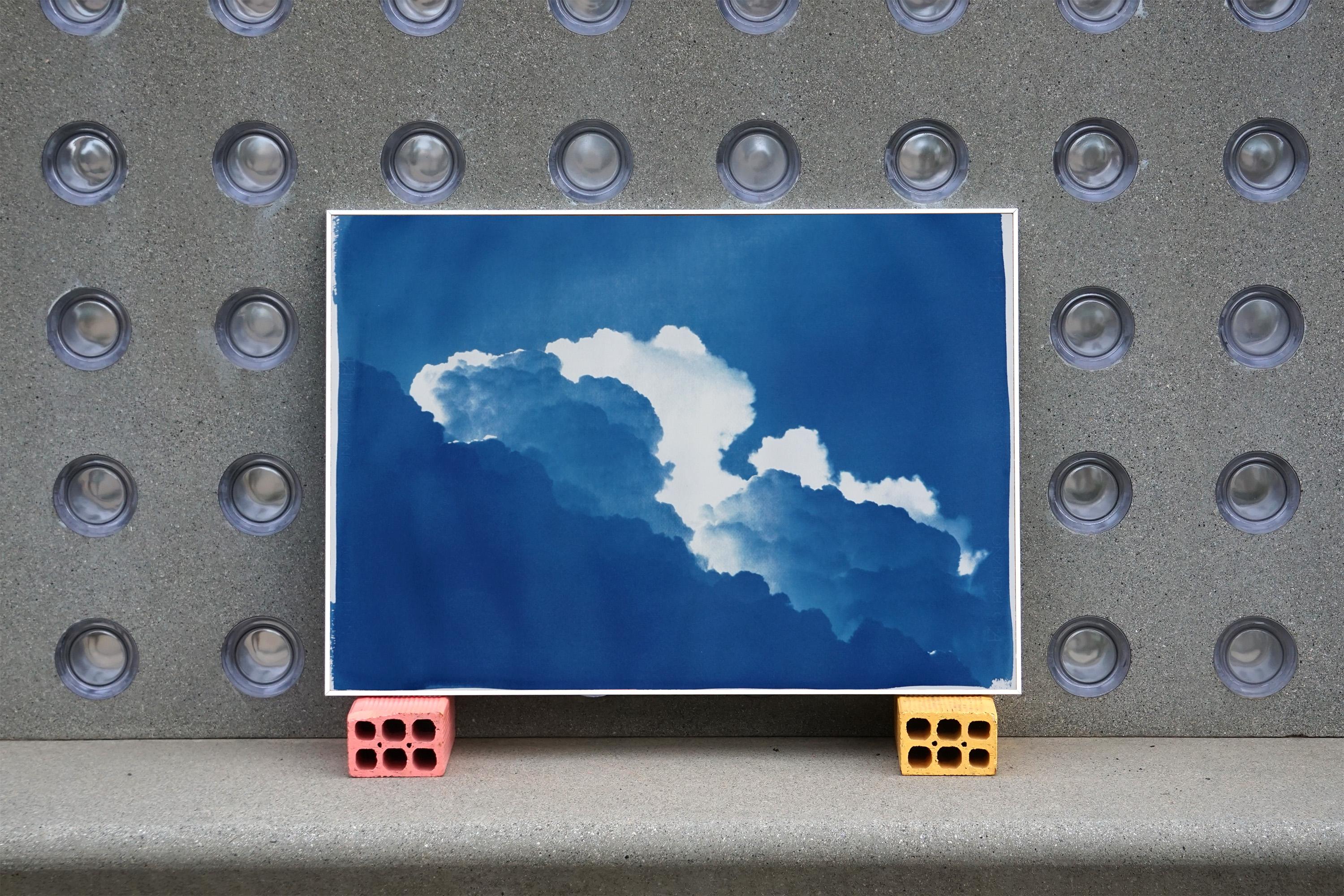 Nuvole azzurre,  Paesaggio stampato in cianotipia con toni blu, paesaggio contemporaneo in vendita 4