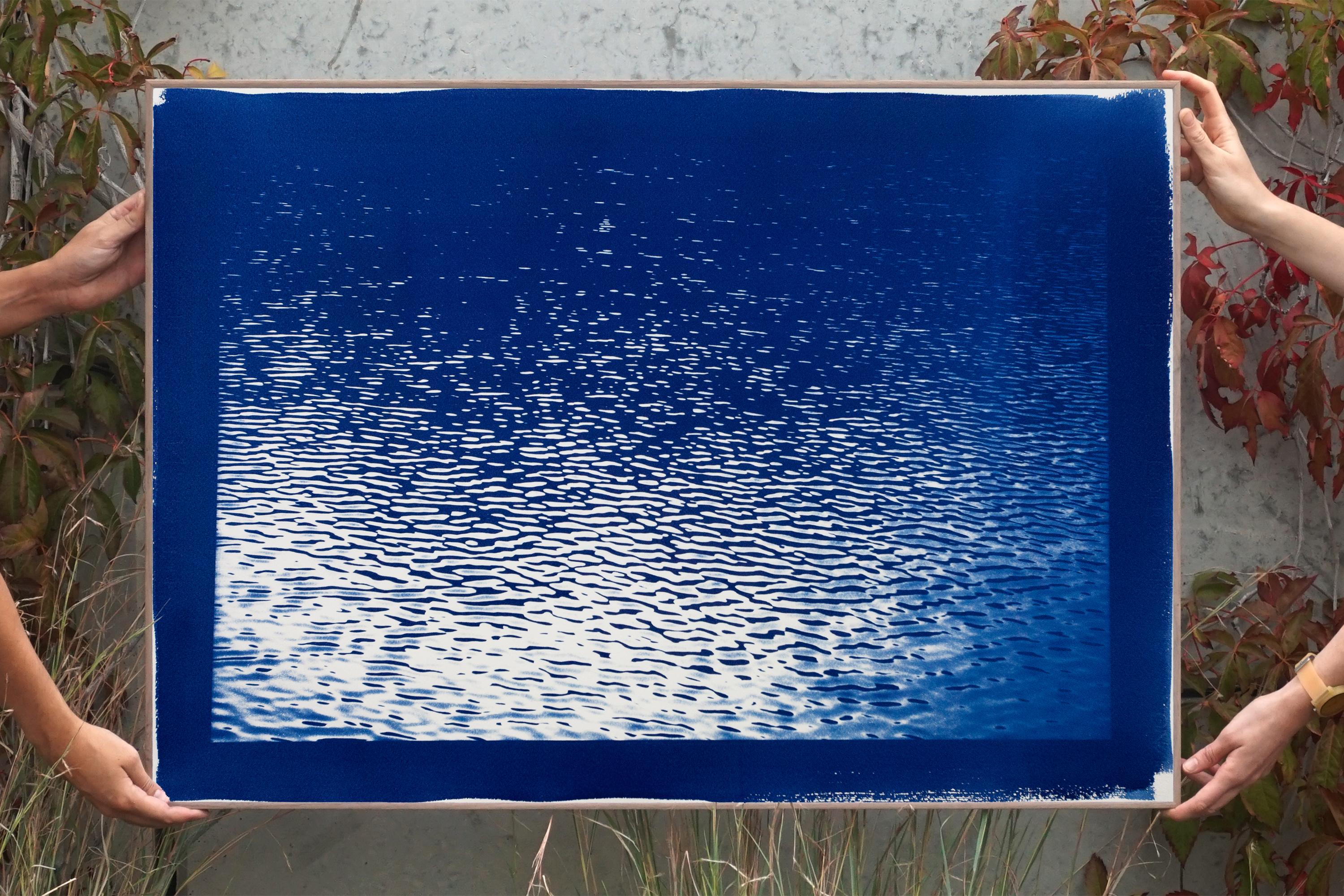 Panorama del lago Tahoe, paesaggio nautico in cianotipia blu, arte acquatica minimale in vendita 3