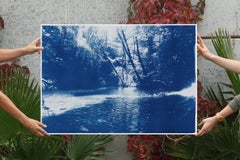 Paysage romantique de la forêt enchantée scandinave, grand cyanotype imprimé de lac