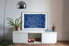 Hollywood Pool House Glow, Exklusive handgefertigter Zyanotyp-Druck von blauen Mustern