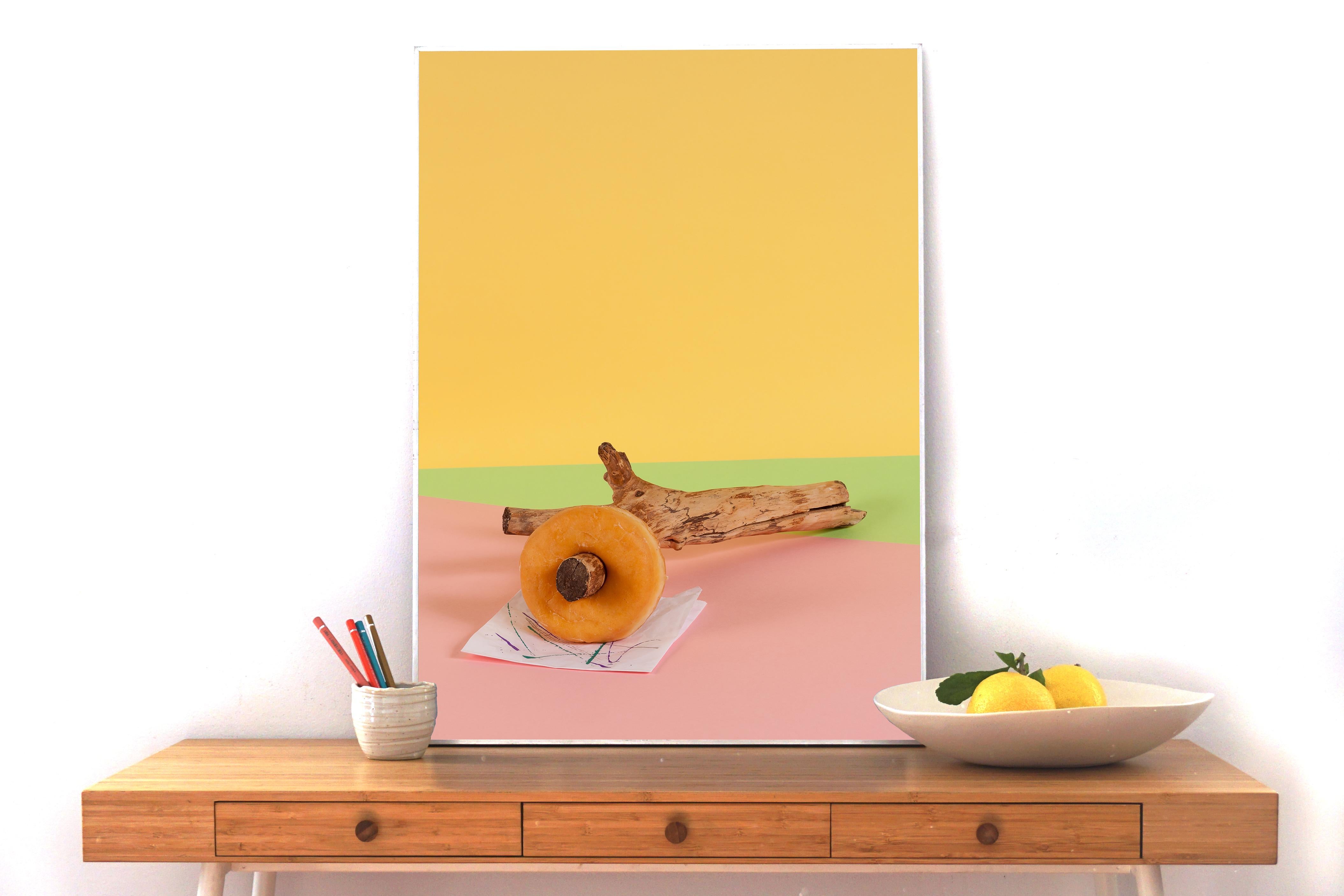 Sexy Nussbaum, Fast Food Zeitgenössisches Stillleben auf gelbem Hintergrund, Gicle (Pop-Art), Print, von Ryan Rivadeneyra