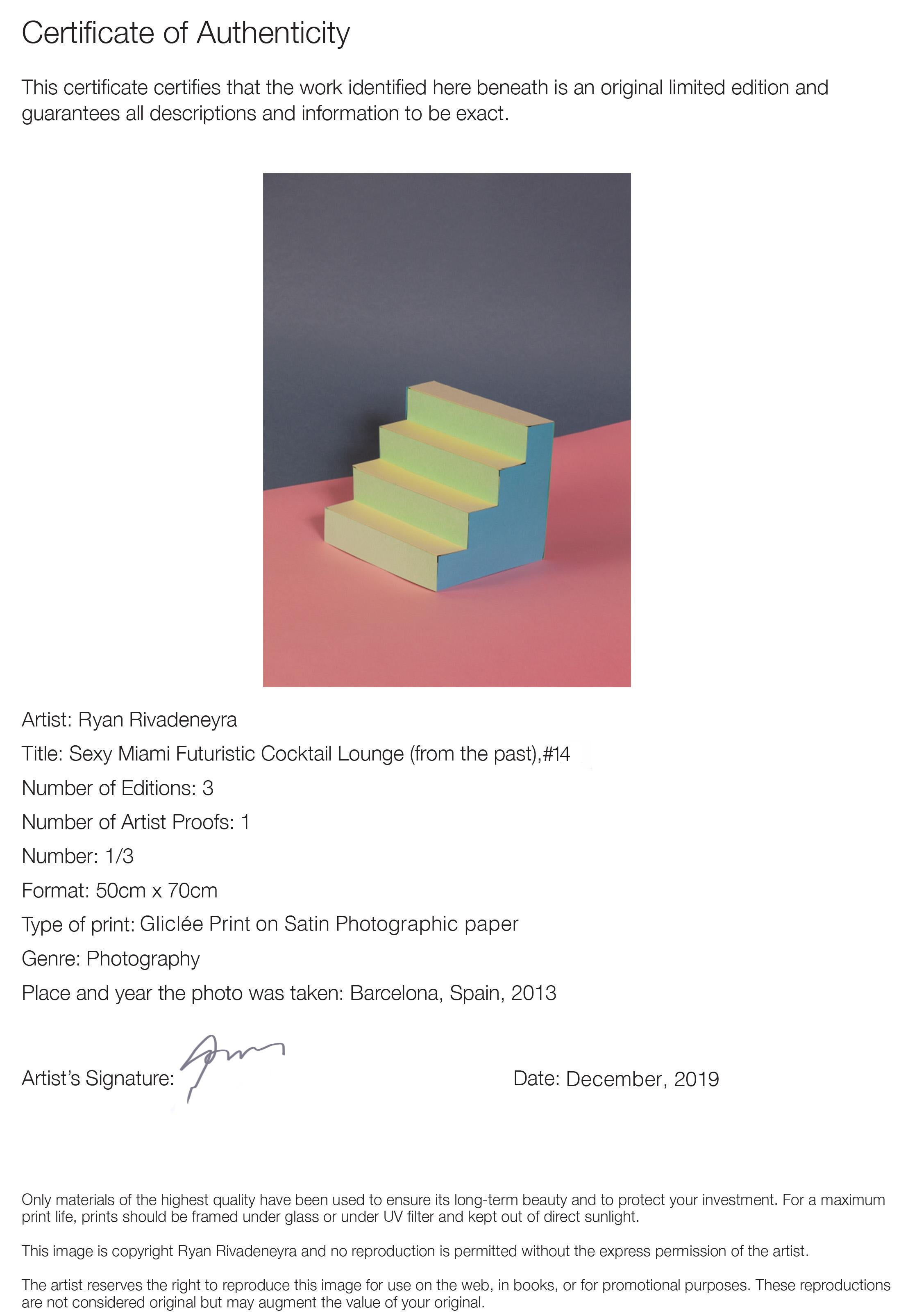 Architecture de Naif dans une palette de couleurs pastel, escalier contemporain, style Sol LeWitt en vente 3