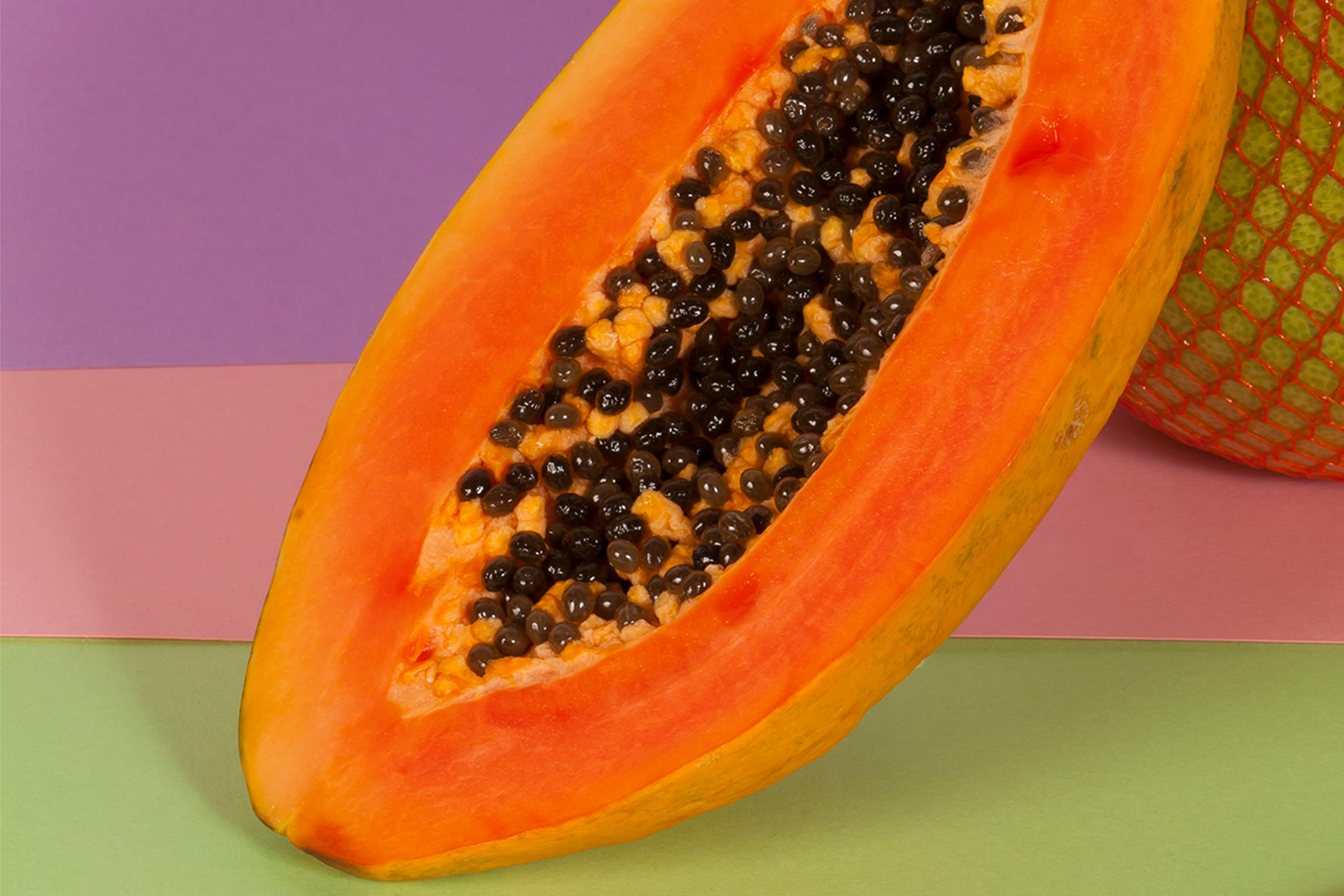 Gebrannte Orange Papaya, Contemporary Still Life, Tropische Früchte, Exotische Früchte    im Angebot 1