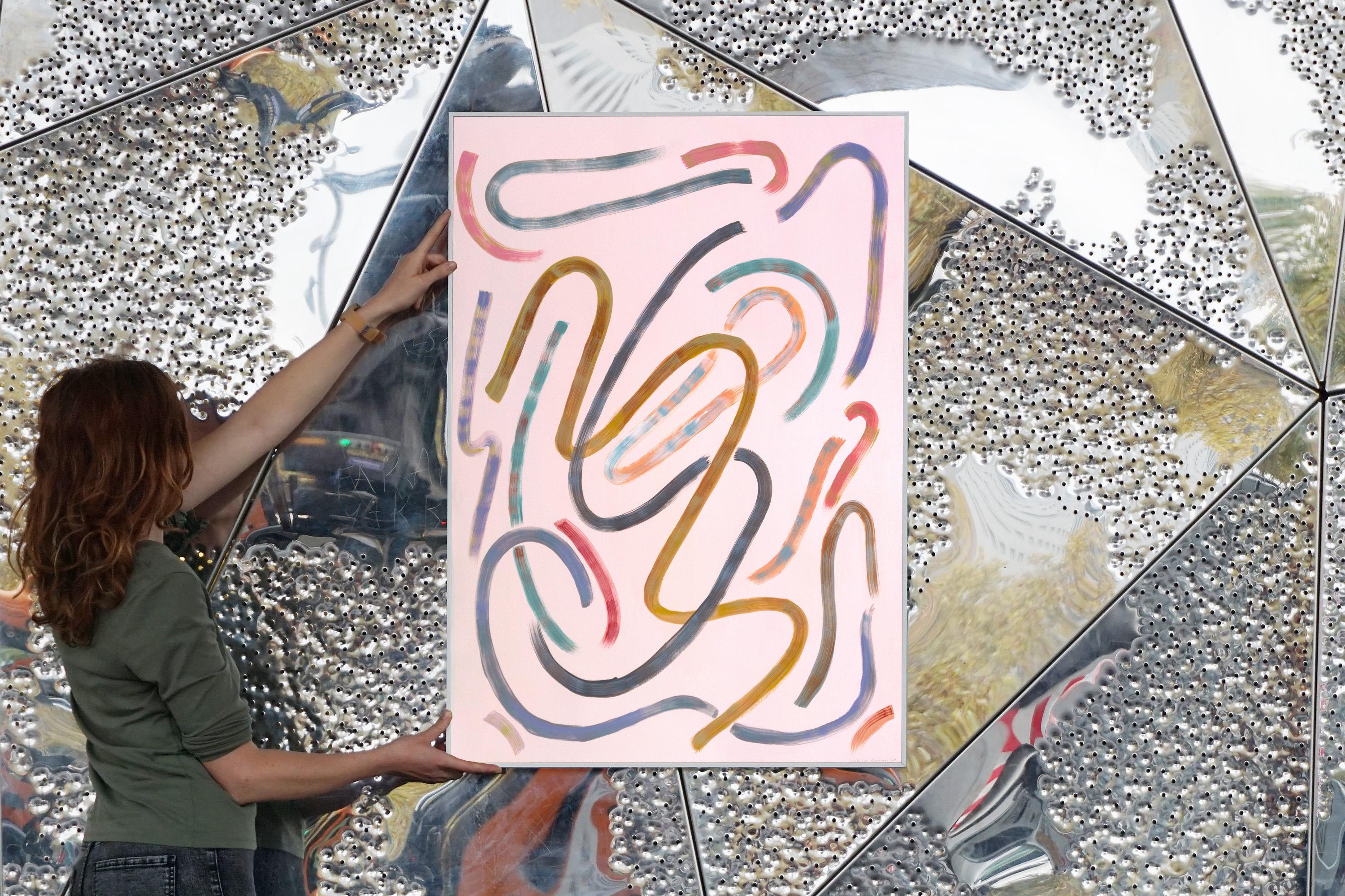 Lebendige Bewegungen auf Pastellrosa, Acryl auf Papier, subtile klassisch-klassische Töne, abstrakt (Abstrakt), Painting, von Natalia Roman