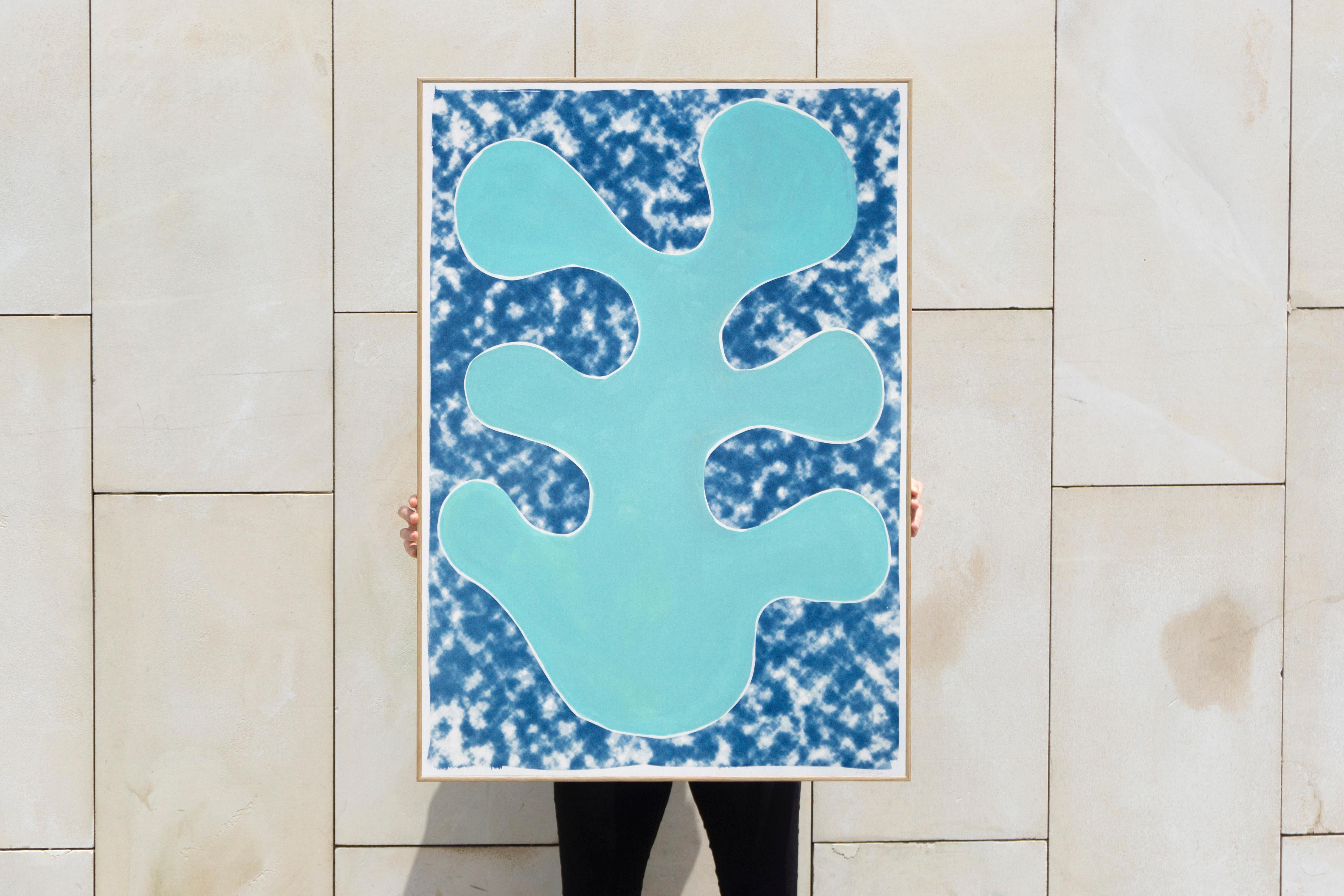 Peinture moderne organique avec découpe de feuilles turquoises sur fond nuageux abstrait - Painting de Kind of Cyan