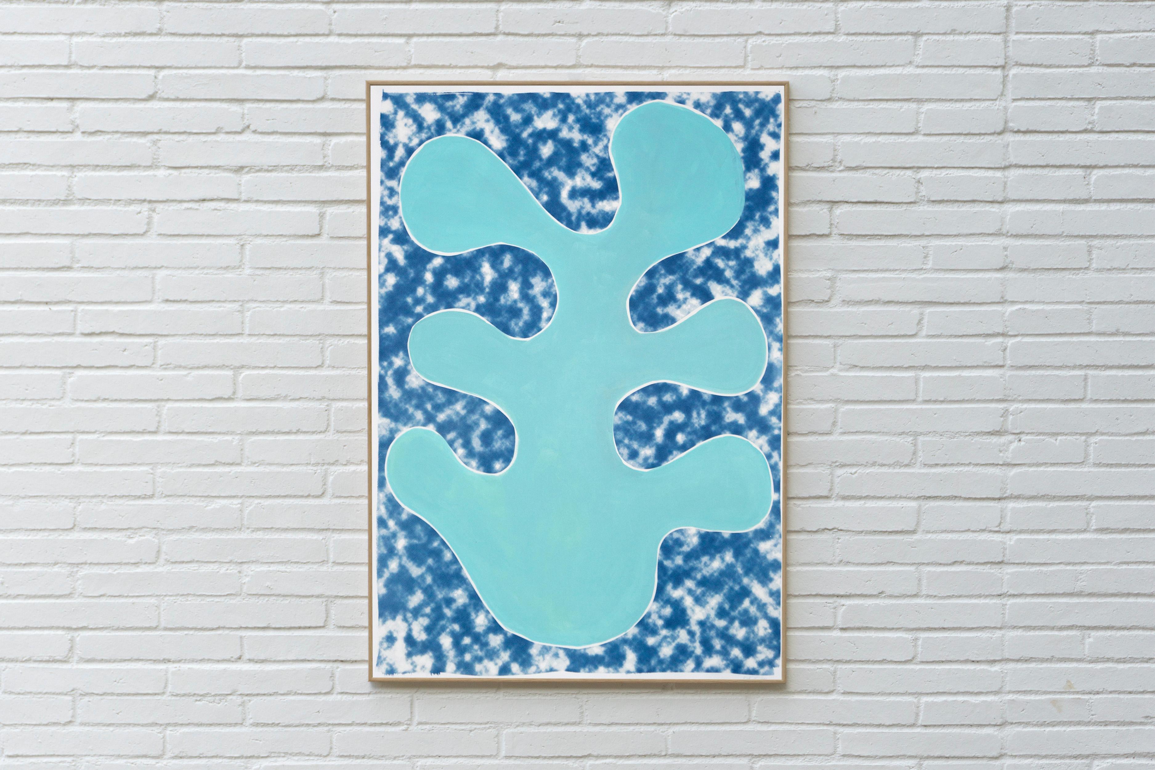 Peinture moderne organique avec découpe de feuilles turquoises sur fond nuageux abstrait - Géométrique abstrait Painting par Kind of Cyan