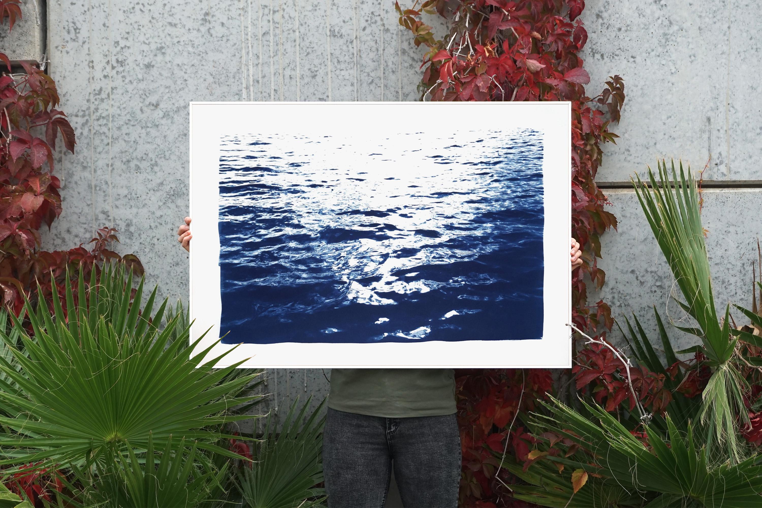 Bright Sunrise Bay, Cyanotype fait à la main sur papier, Classic Nautical, Blue Navy  - Contemporain Photograph par Kind of Cyan