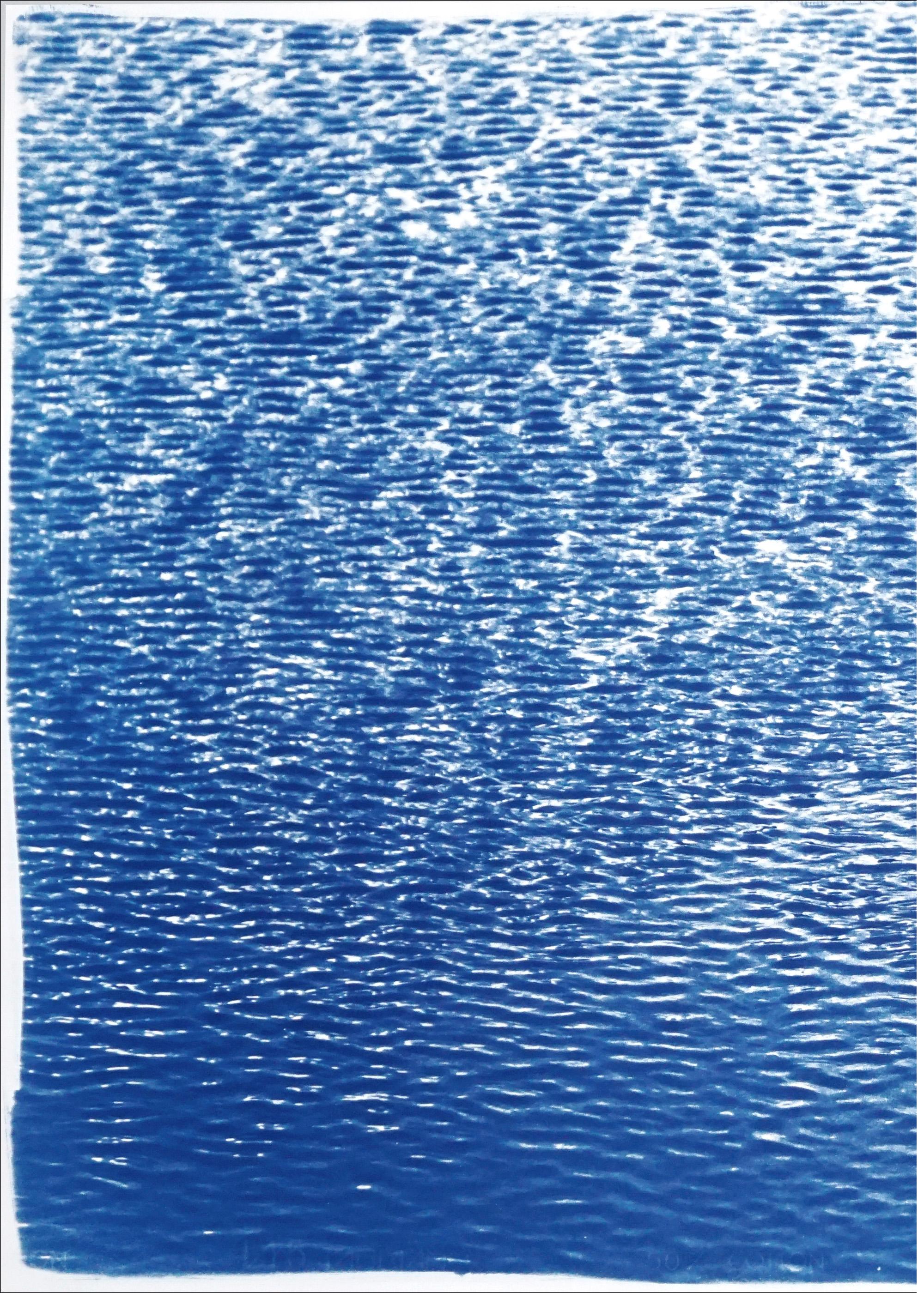 Diptyque de paysage marin méditerranéen de rochers sereins en bleu et blanc, cyanotype - Bleu Landscape Print par Kind of Cyan