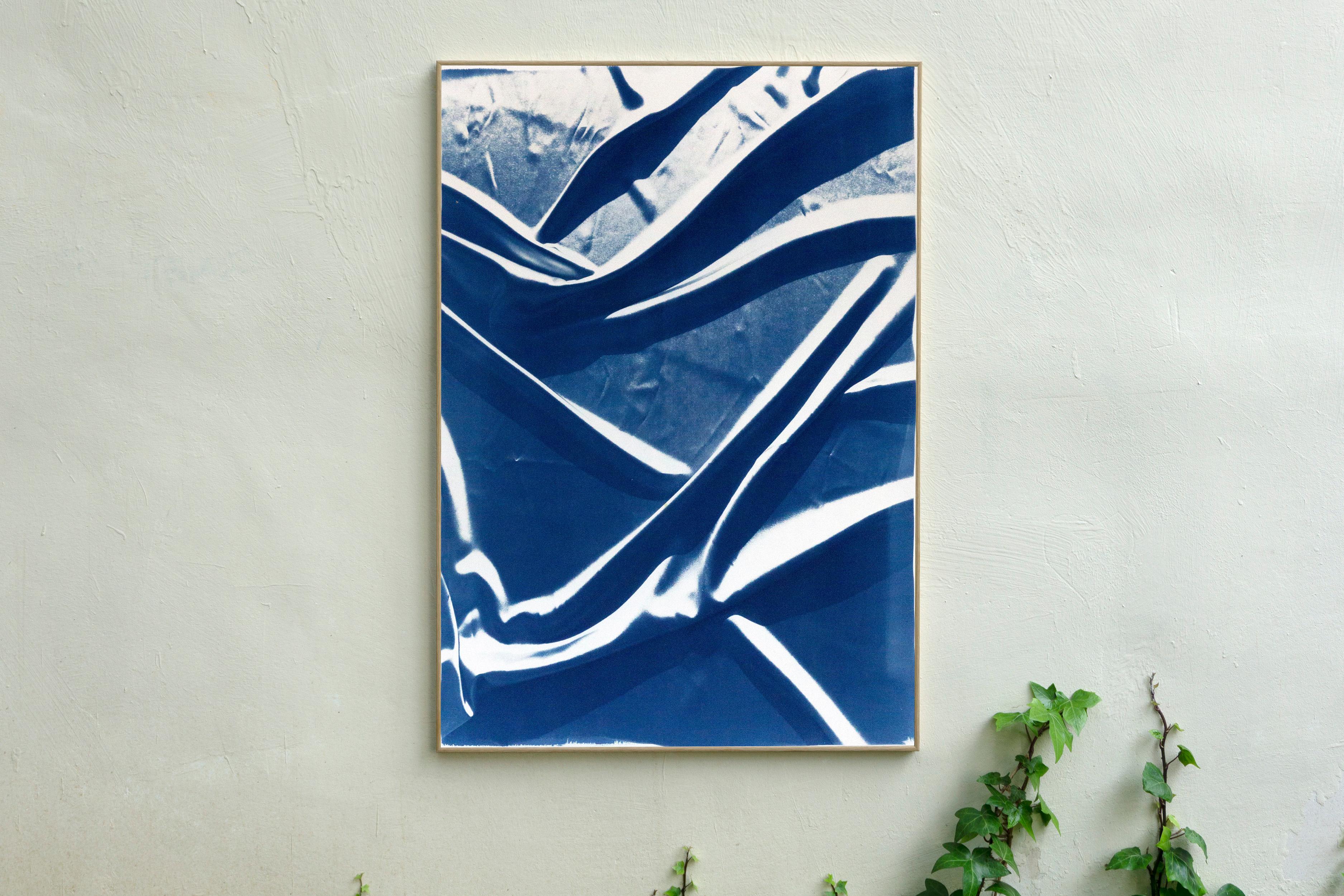 Motifs bleus classiques classiques, cyanotype fait à la main, tissu de soie lisse abstrait sur papier en vente 1
