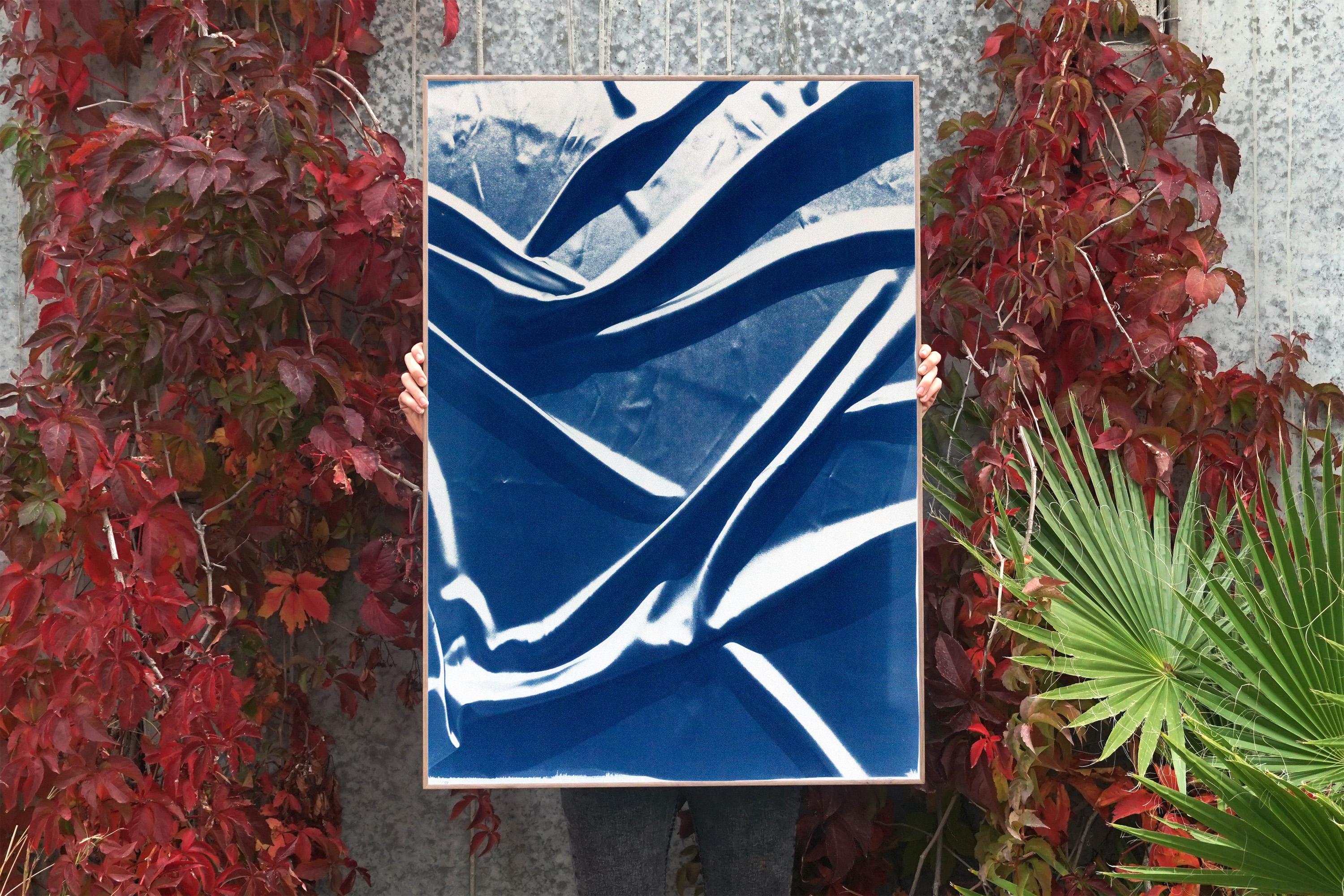 Motifs bleus classiques classiques, cyanotype fait à la main, tissu de soie lisse abstrait sur papier en vente 2