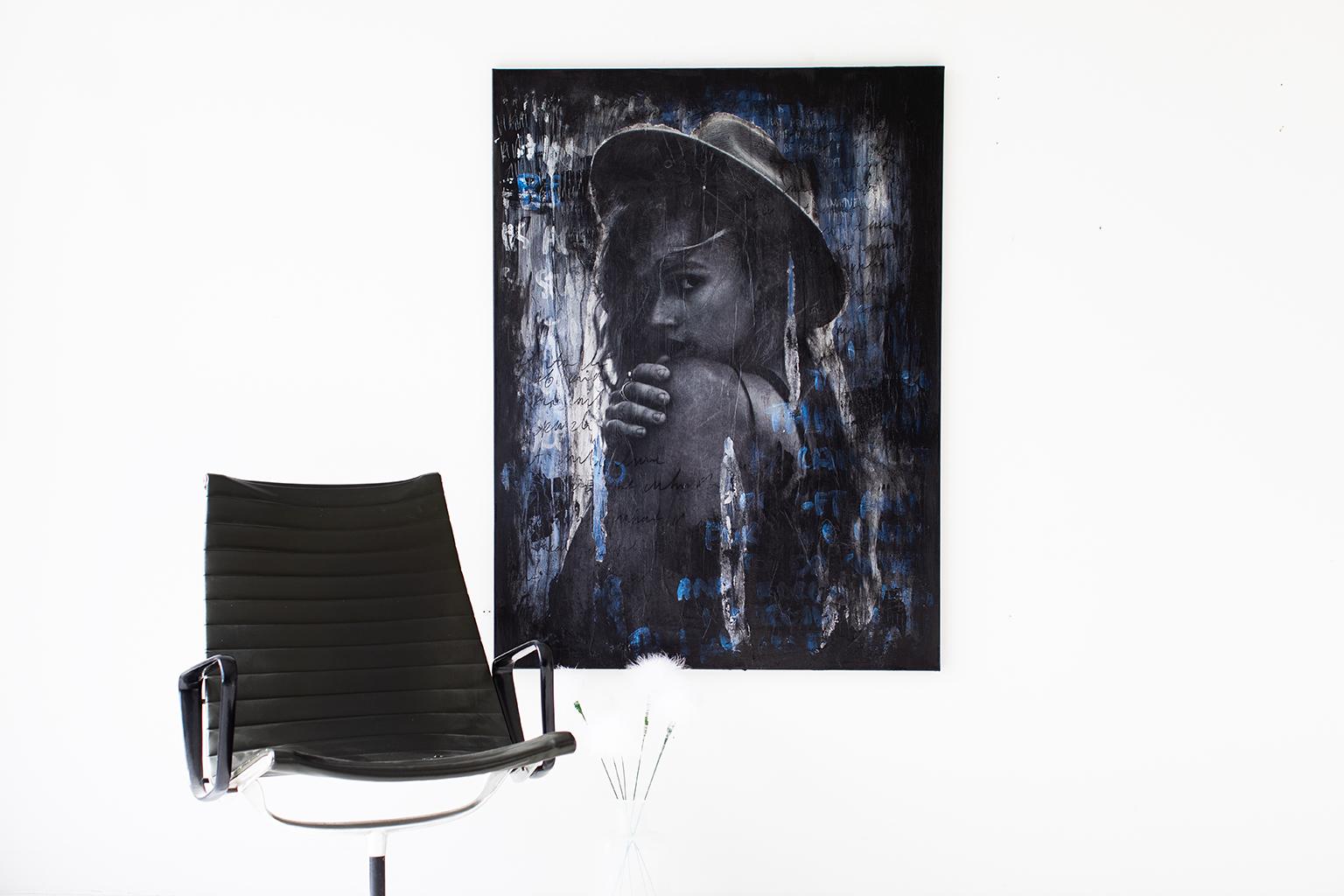 Ritratto in nero e blu, Street Art, Ritratto d'arte - Vieni con me 0220 - Painting Contemporaneo di Addison Jones