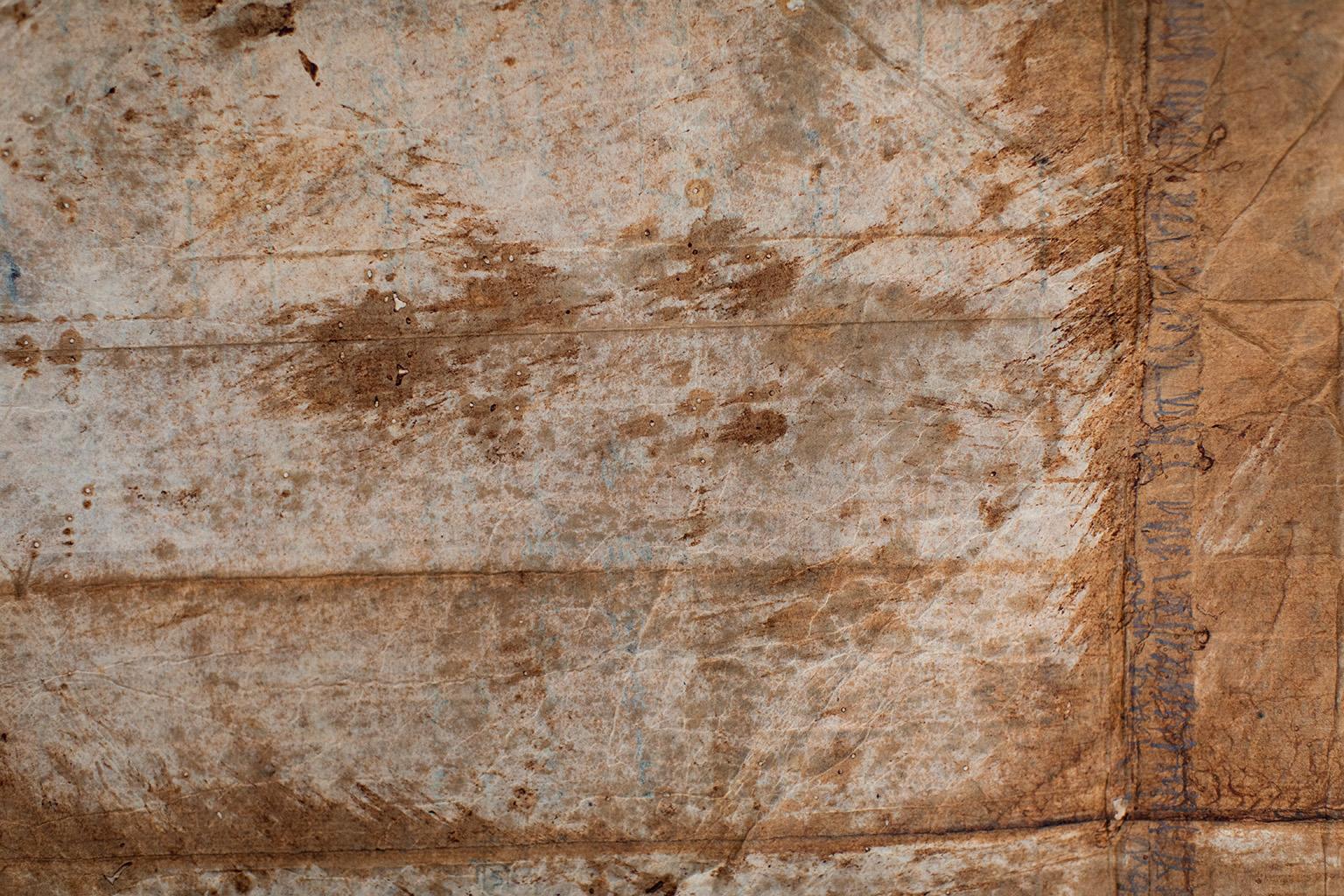 Zeitgenössische Kunst, Antike Textilien, Papierkunst, Textilien - Kuriositätenkabinett

A B O U T H I E S P I E K E :
Dieses 100 Jahre alte, ganzheitlich gefärbte Papier wurde im alten Japan zum Einwickeln von Textilien verwendet.

Dieses