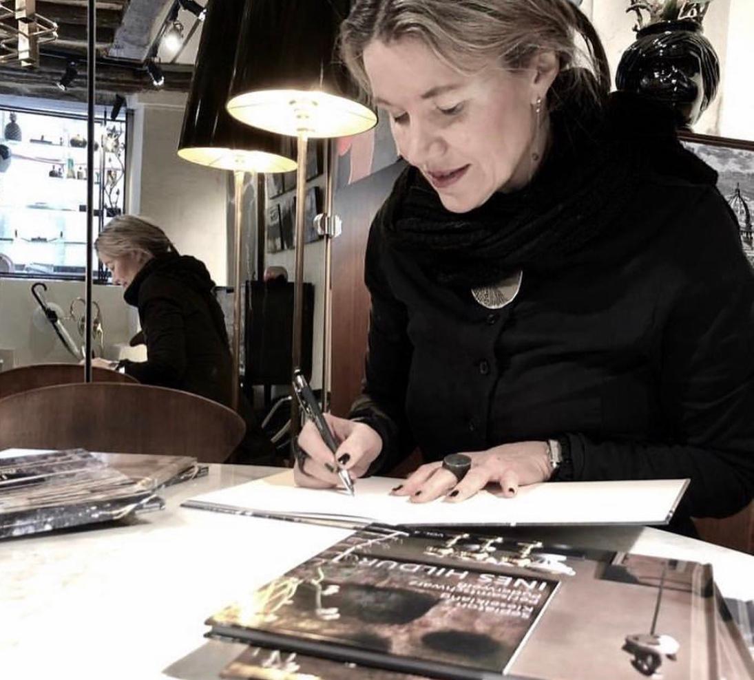 « Structure blanche », technique mixte sur bois de l'artiste allemande Ines Hildur 4