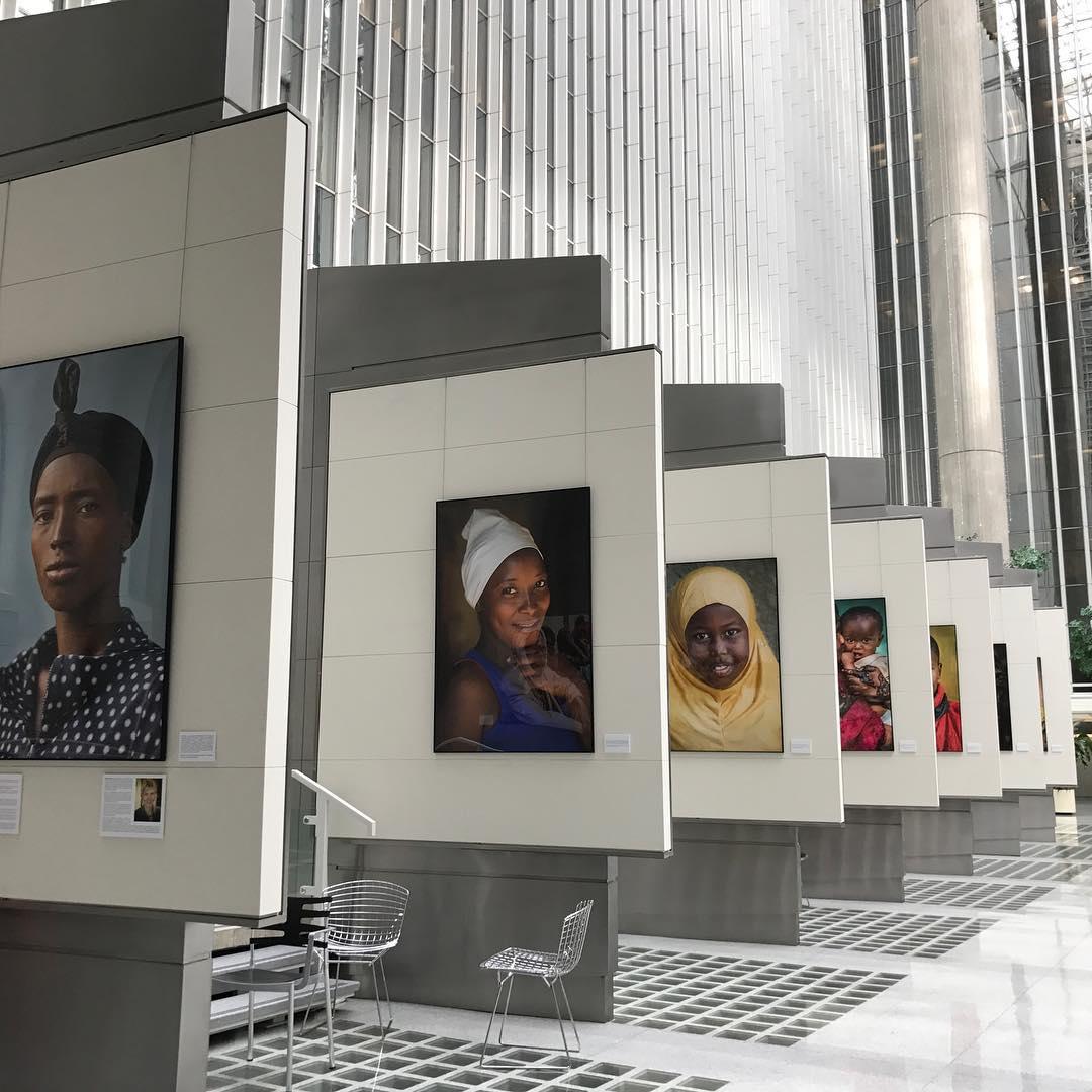 Mutter von zwei, Afrika Fotografie – limitierte Auflage von 15 Exemplaren (Zeitgenössisch), Photograph, von Dorte Verner