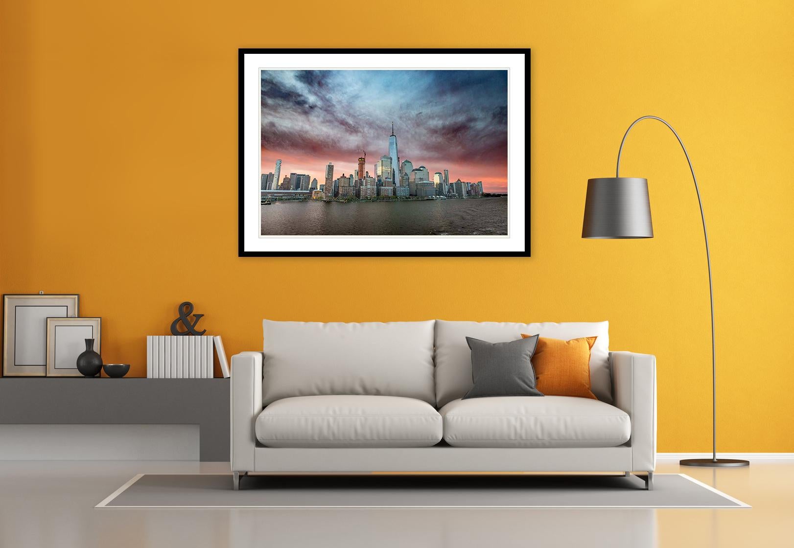 Sky Rise, NYC (imitierte Auflage von 25 Exemplaren) – Skyline and Architecture (Zeitgenössisch), Photograph, von Viet Chu