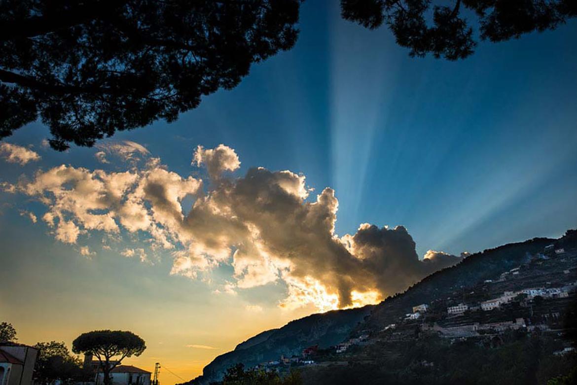Divine Ravello Sonnenuntergang, Italien ( Limitierte Auflage von 25 Stück) – Naturfotografie
