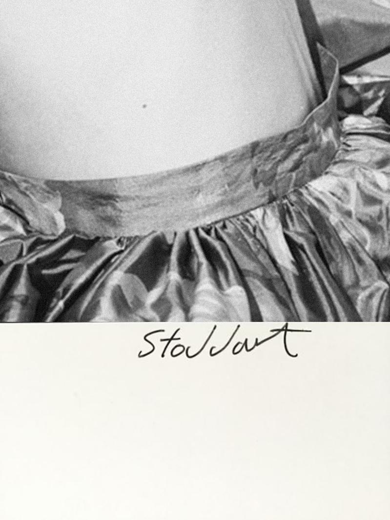 Photographie de célébrités Jane March (édition limitée à 25 exemplaires) - 76,2 x 101,6 cm - Gris Black and White Photograph par John Stoddart