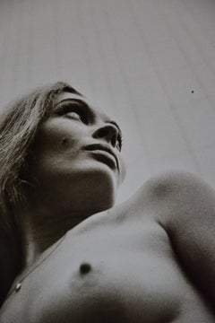 Die Pariser Schule  - Nackt vor dem Turm von Montparnasse