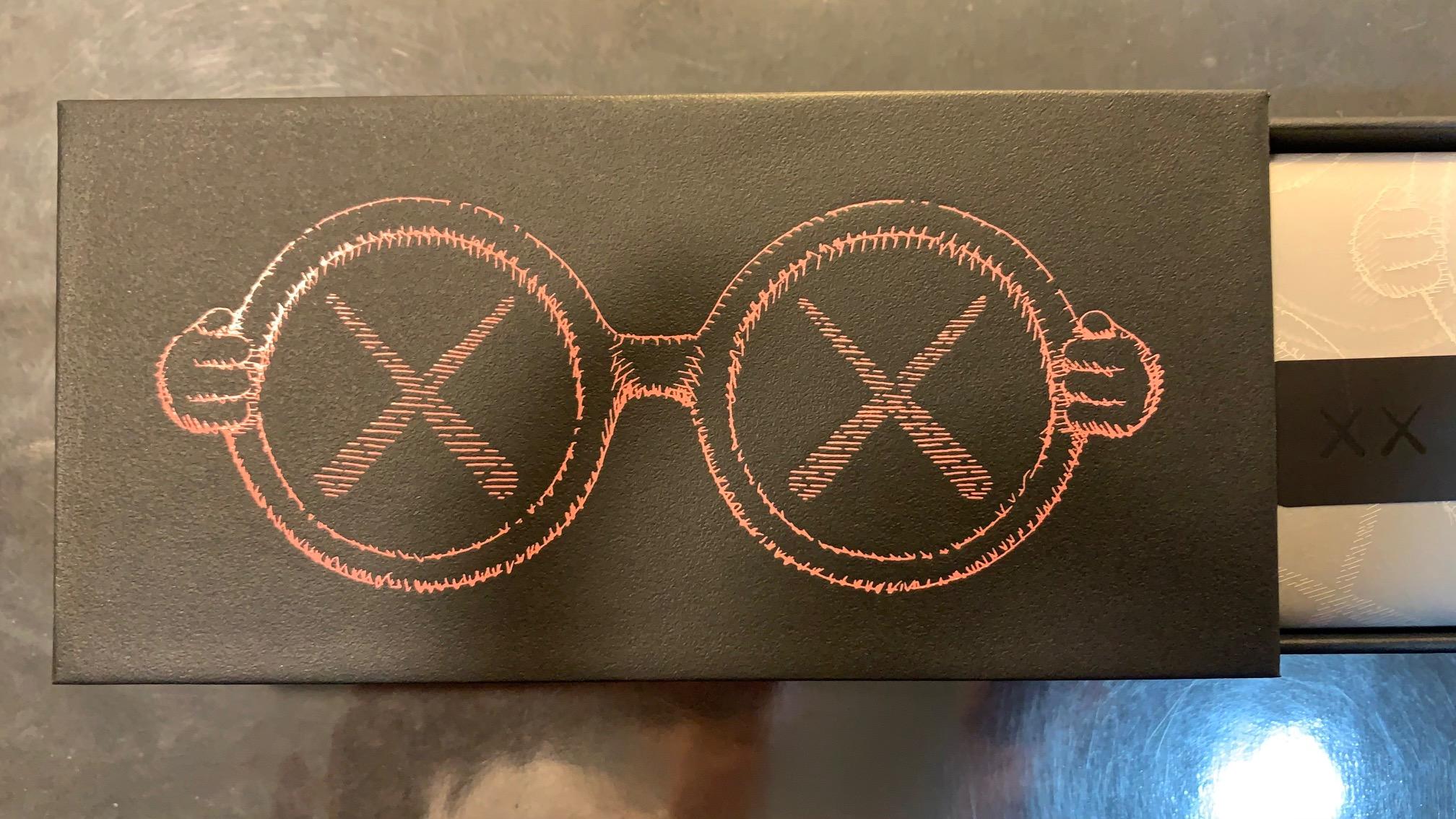 KAWS Son's and Daughter's Eye Glasses XX Rosa Edition Street Art Kids Mode im Angebot 2
