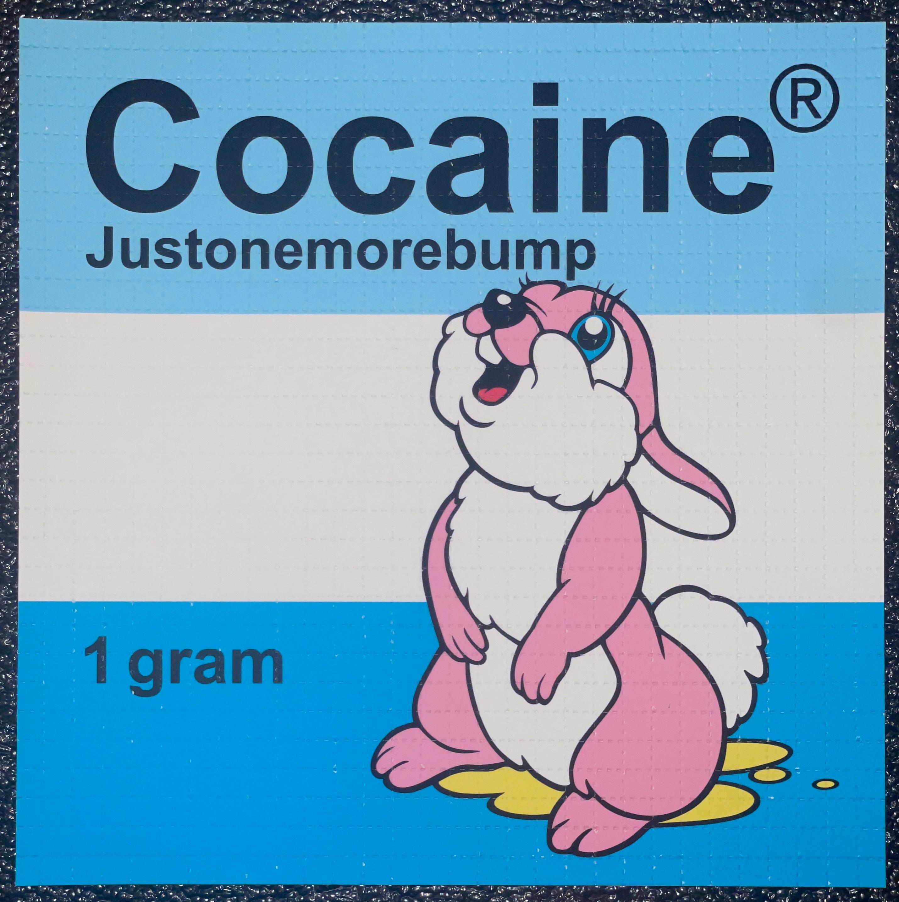 Cocaine sur papier soufflé perforé Pop Art de Ben Frost « Just One More Bump » 