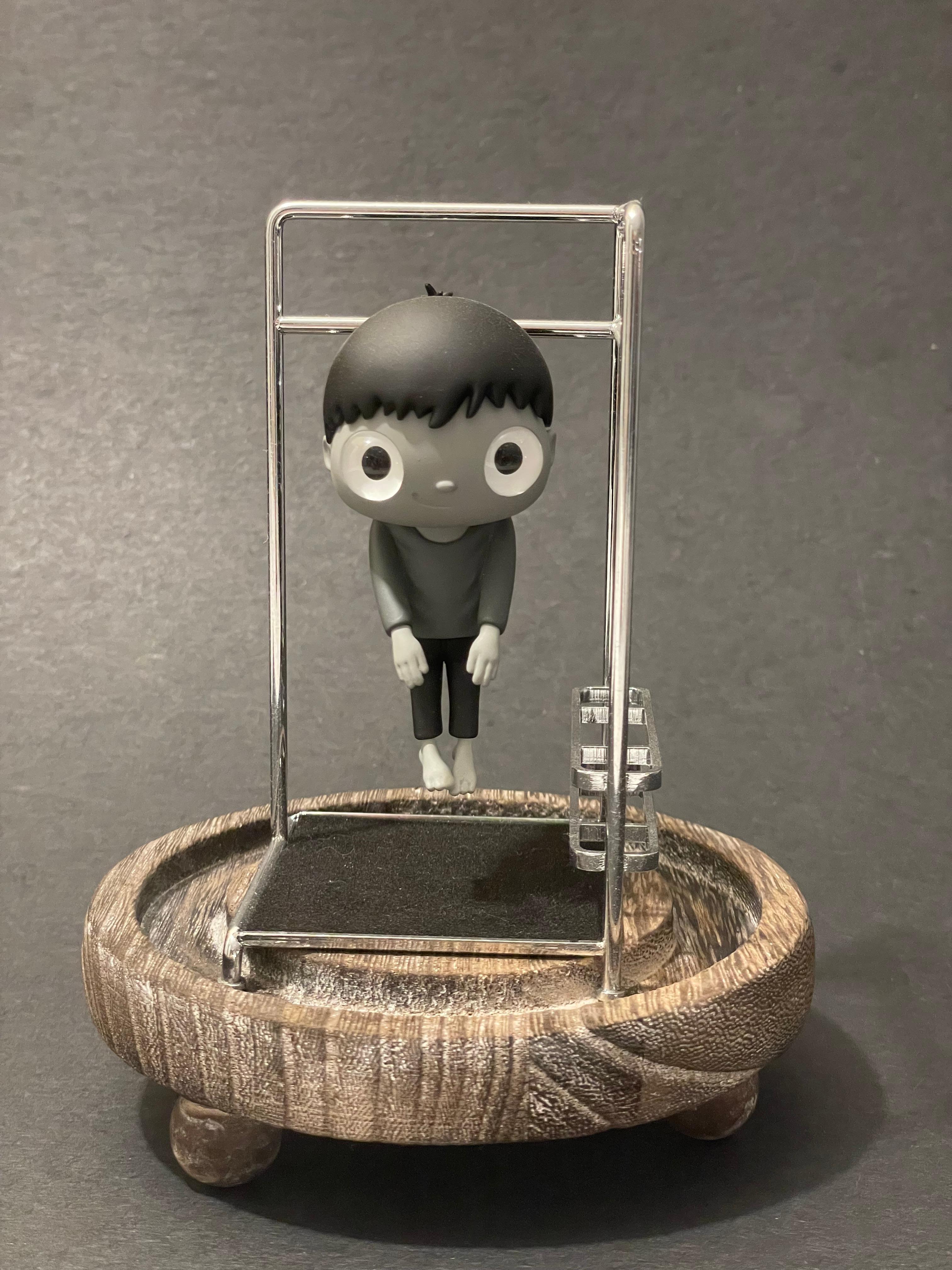 Petite figurine de Maurizio Javier Calleja - Art contemporain 4