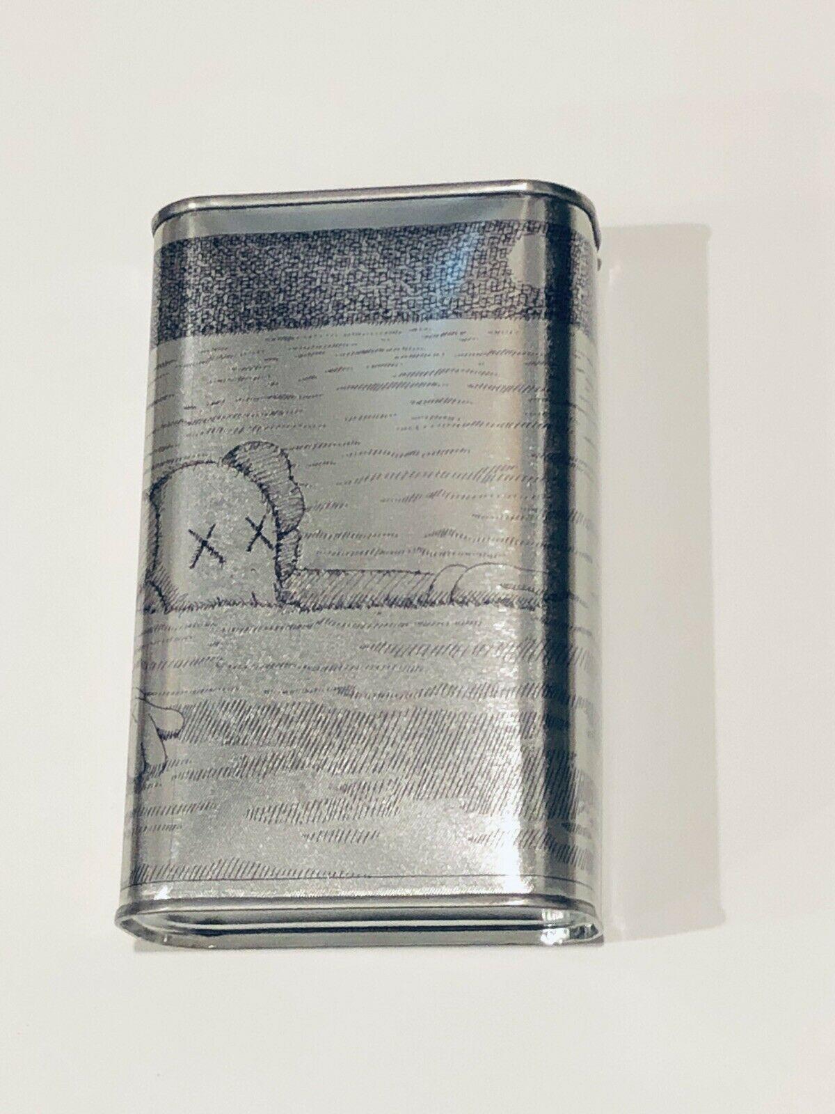 KAWS limited edition of 500 Olive Oil Tins From Italy with Due Leoni Street Art  For Sale 2