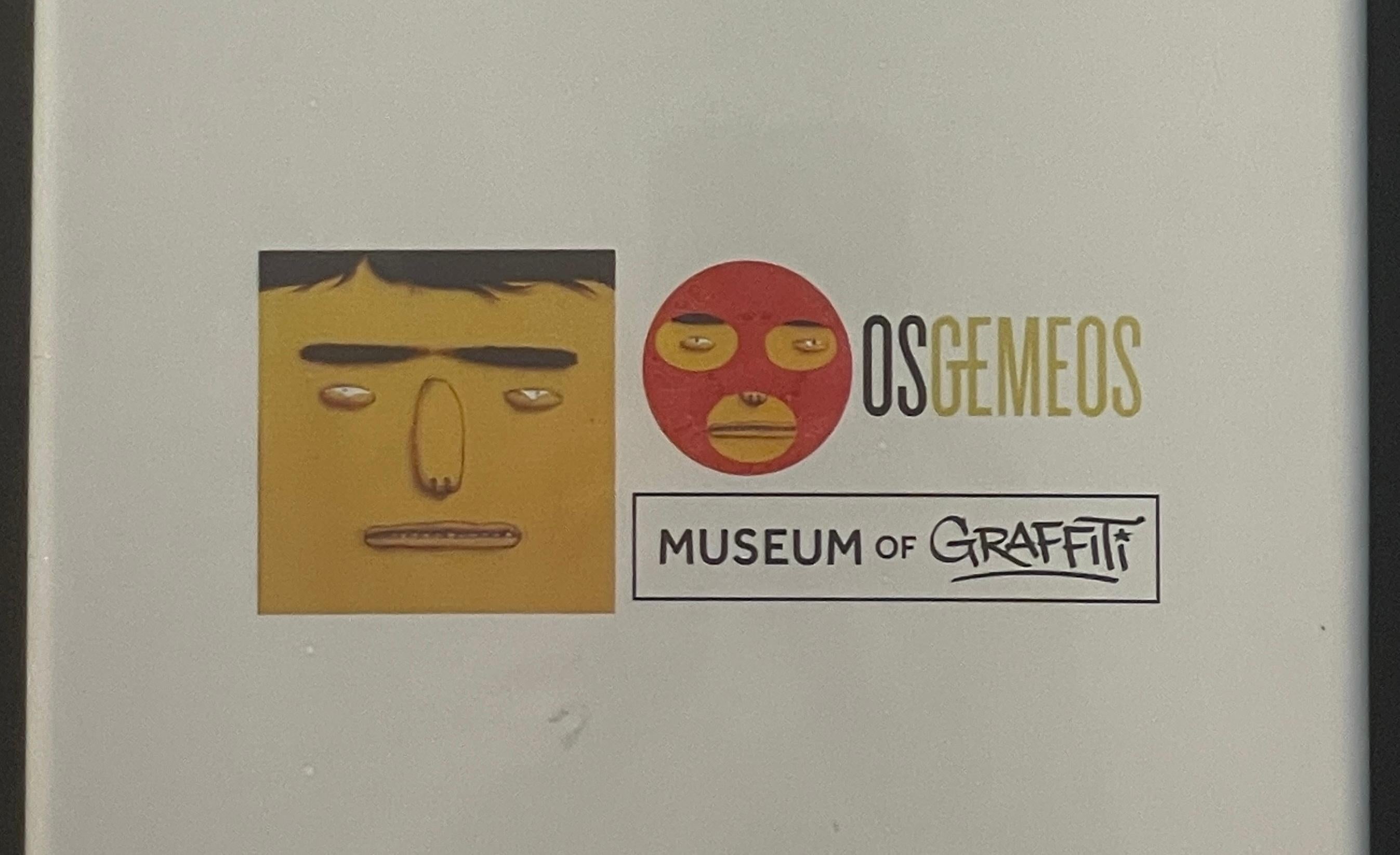 Os Gêmeos Skateboard Street Contemporary Graffiti Ausgabe von 300 Siebdruck im Angebot 4