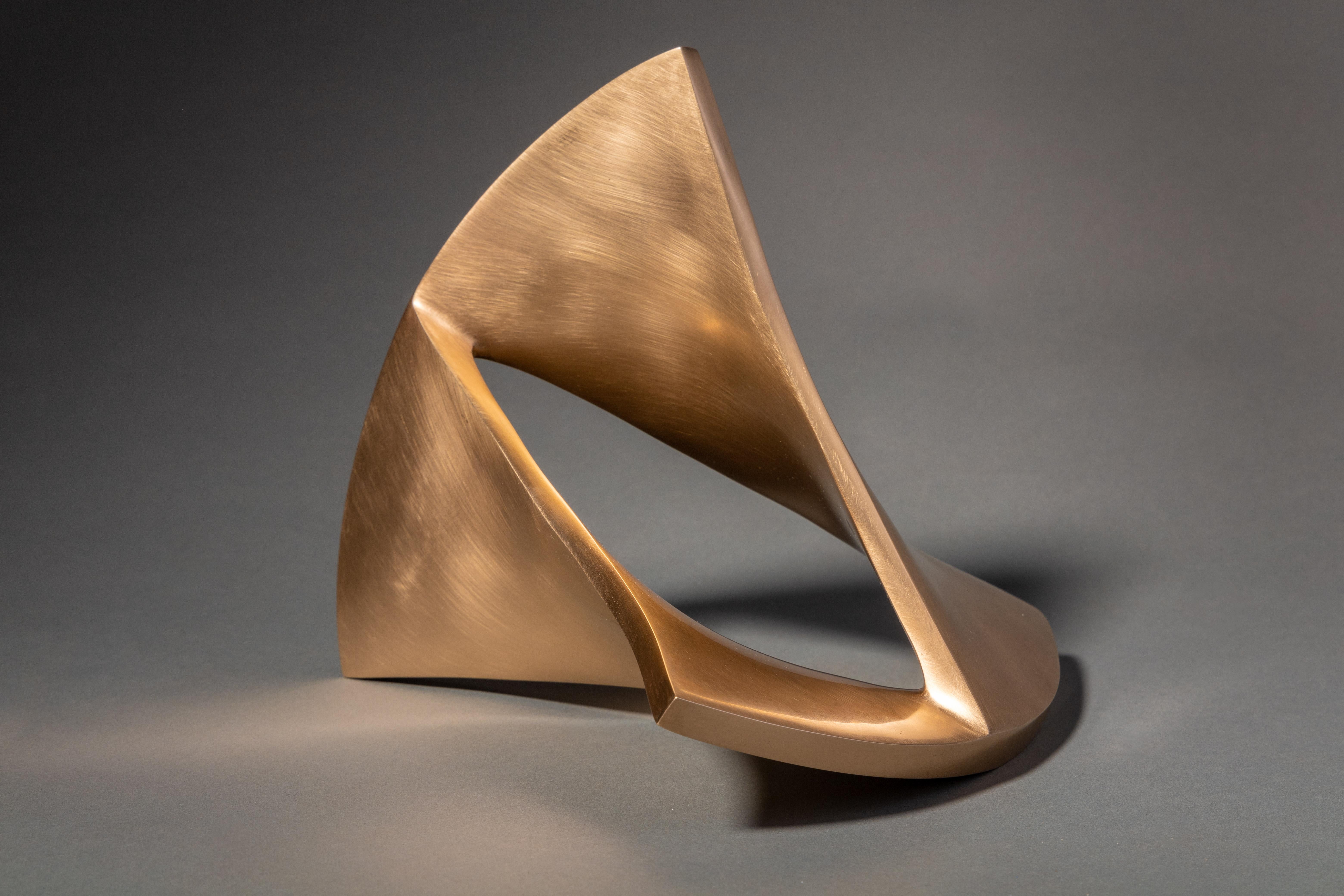 Maximilian Verhas Abstract Sculpture - Rolling sails, 2018, Bronze, sculpture, contemporary, abstract, geometry, 