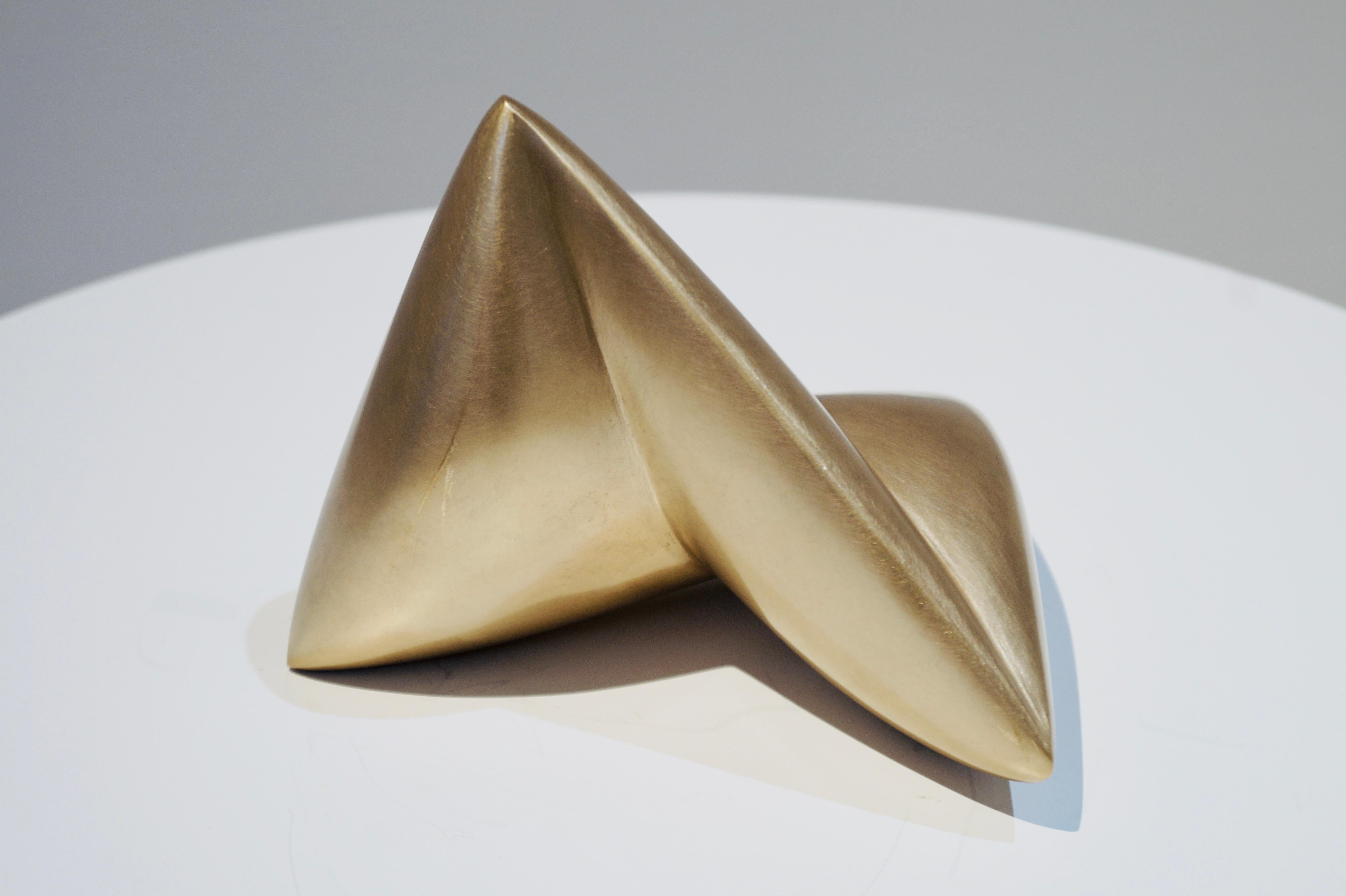 Fighting Pillow, 2014 Bronze, sculpture, contemporary,  - Sculpture by Maximilian Verhas