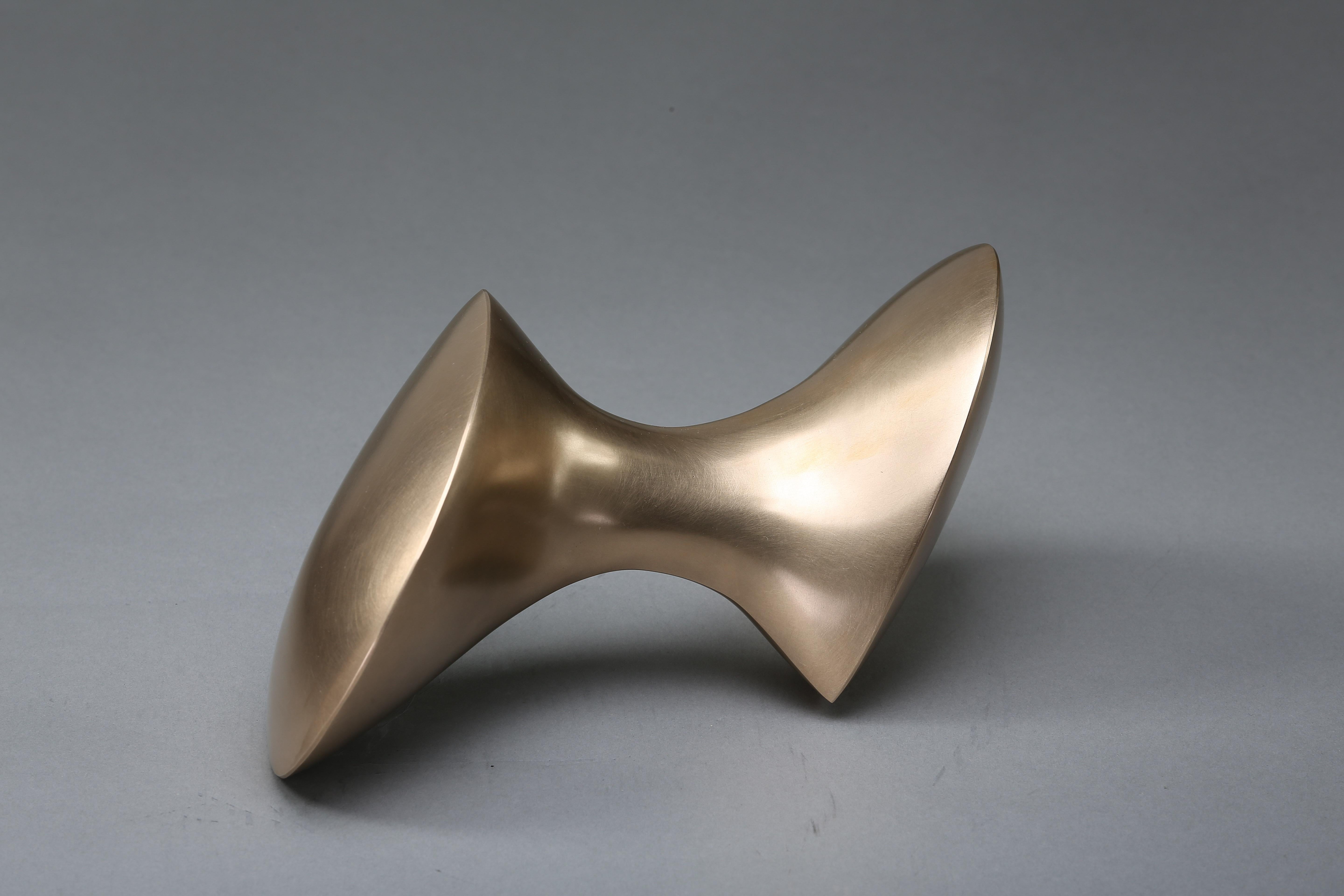 Maximilian Verhas Abstract Sculpture - Starwarspistole, 2012, Bronze,  sculpture, contemporary, rolling body