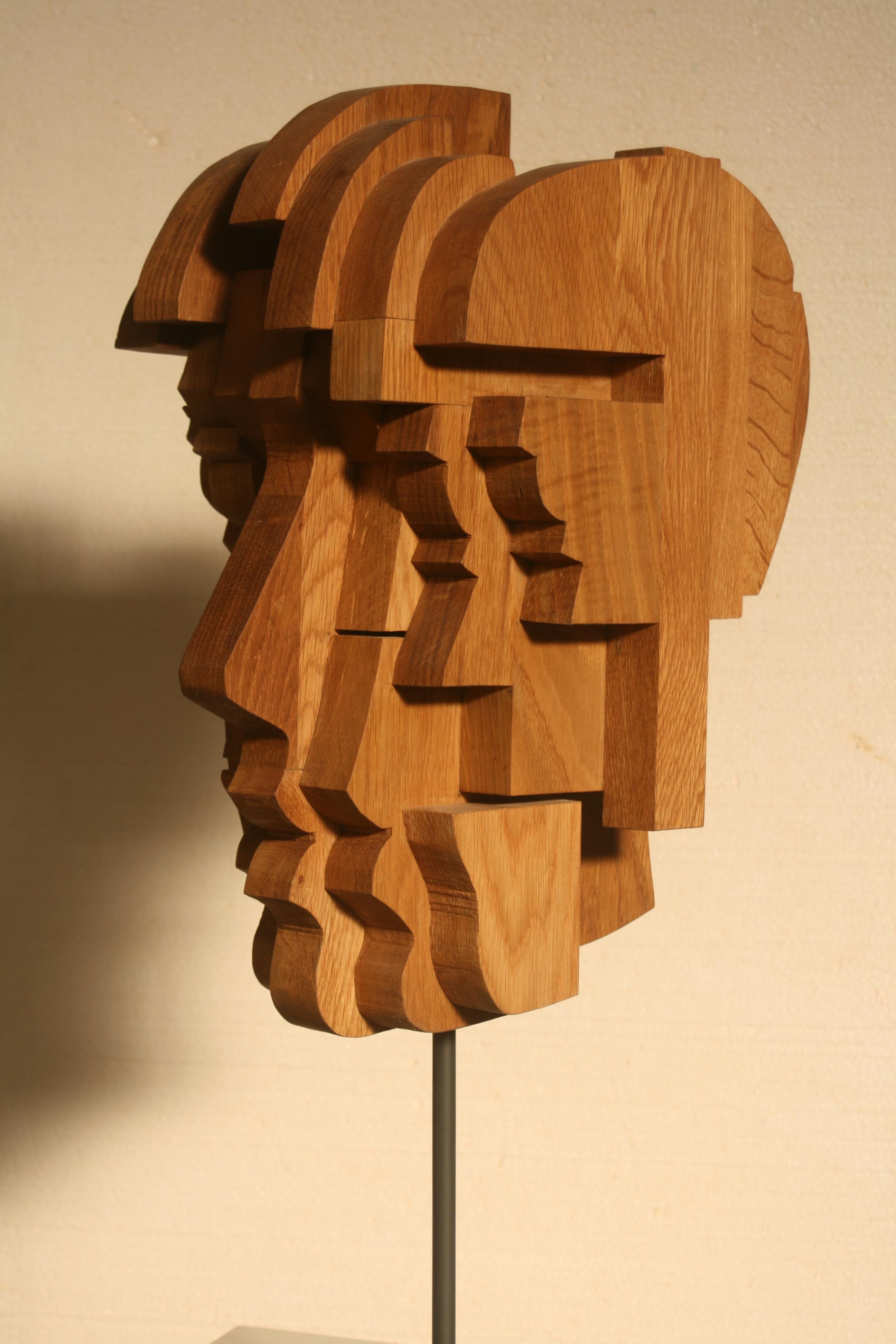 Cabeça de menino, Nogueira Lopes, 2020, Contemporary sculpture, Oak wood, Brown  - Sculpture by Agostinho Nogueira Lopes