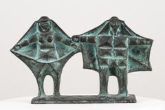 Camponeses mãos dadas, n.d., Jorge Vieira, Modern Art, Bronze Sculpture, Green