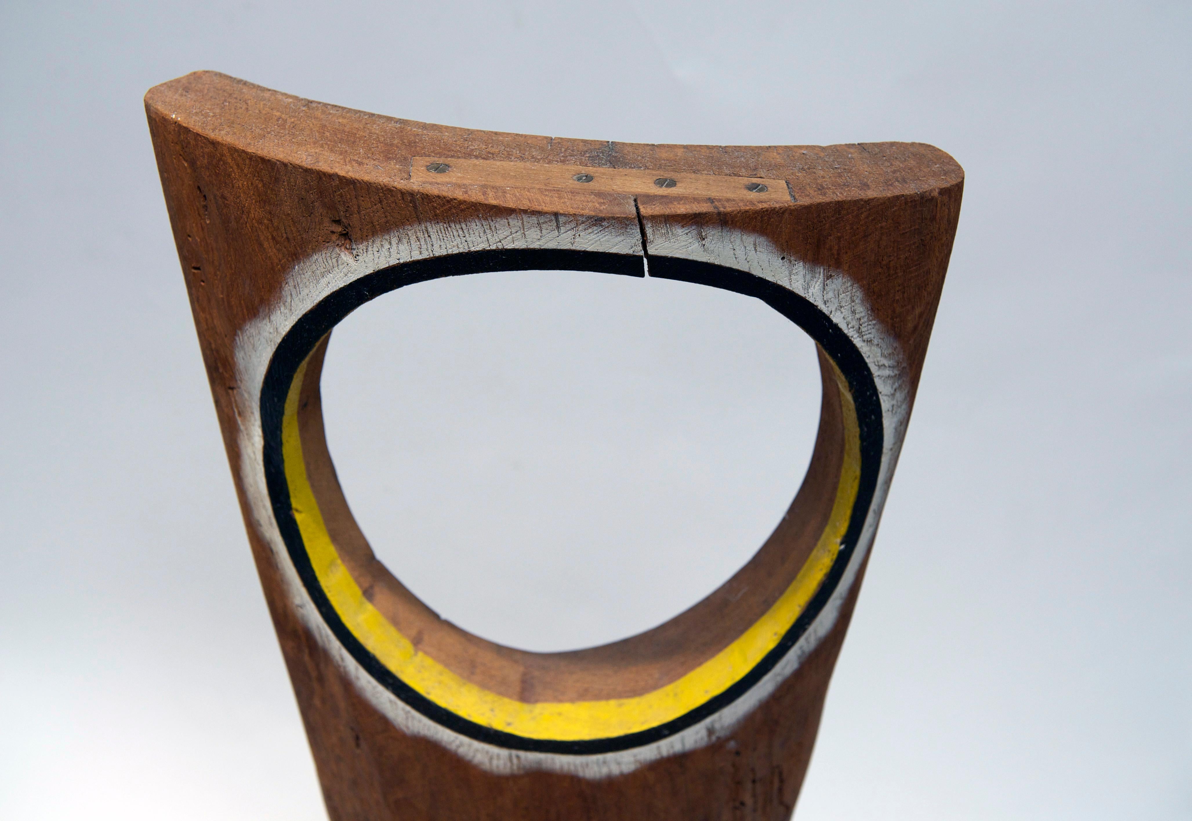  Homage to Kenneth Noland - Brown Abstract Sculpture by Andrea De Zerega