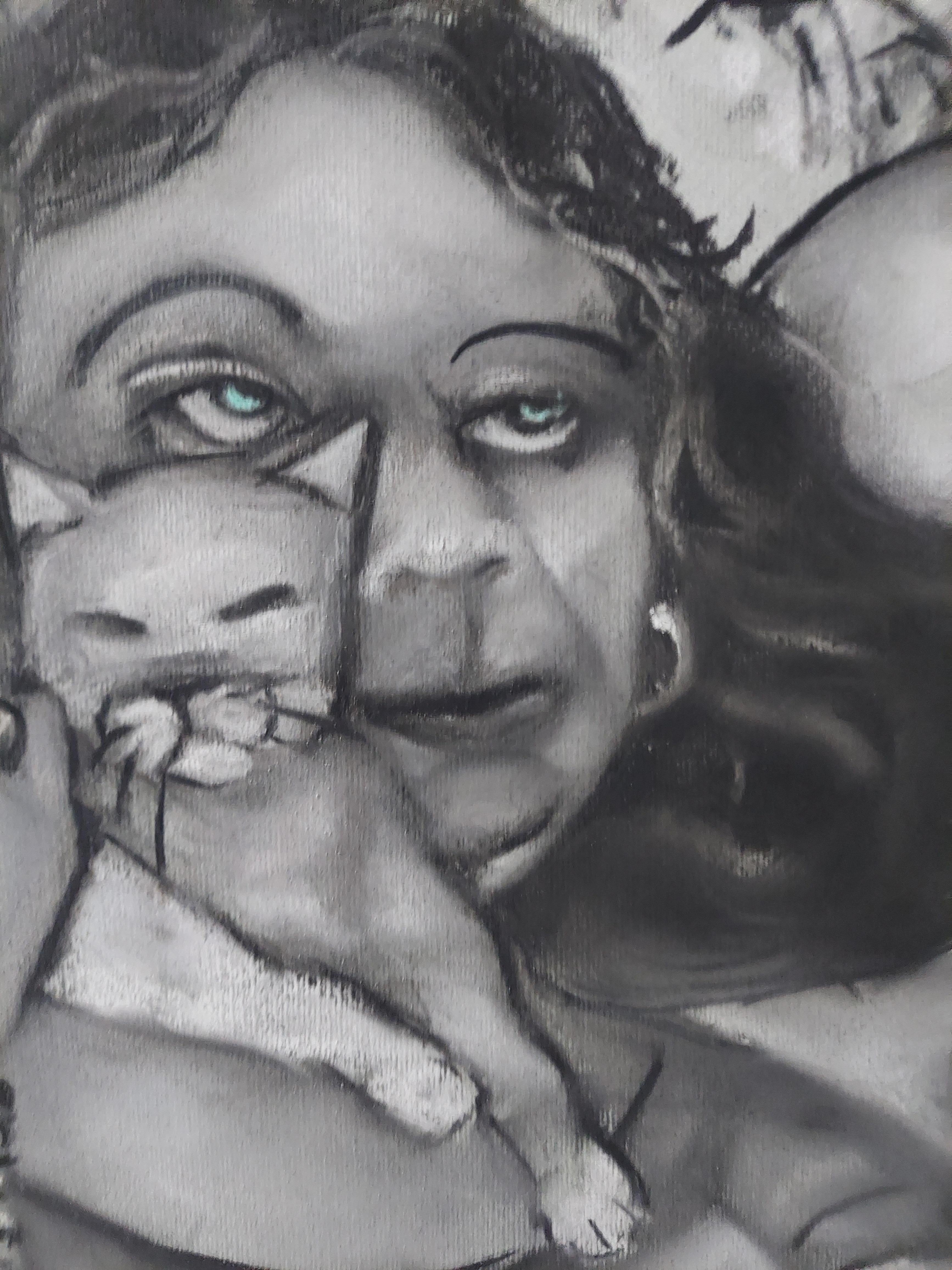 Femme chat noire et bleue. dessin au fusain de trois quarts d'une grande dame avec des chats - Art de Stephen Basso