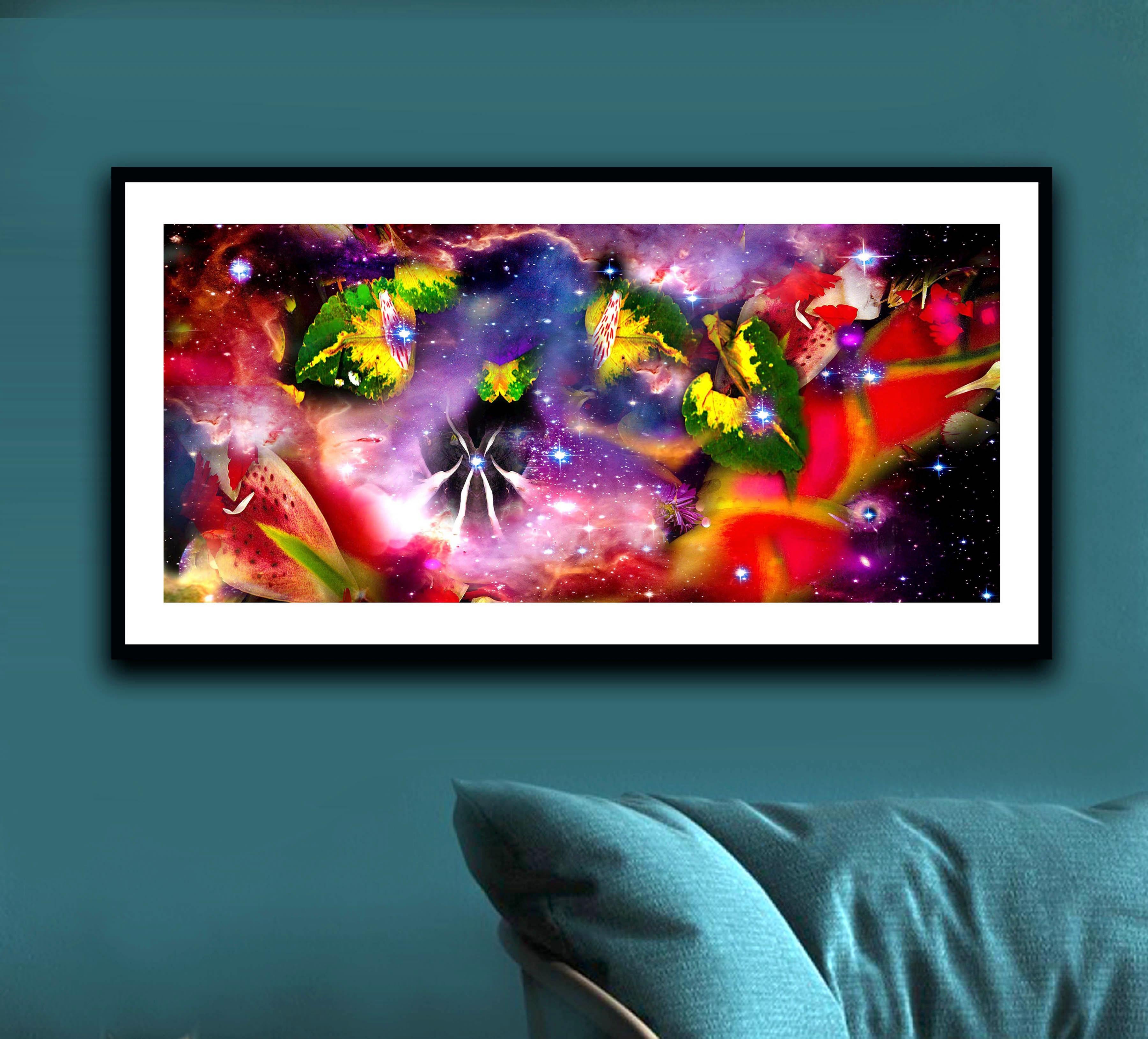 Gardens &amp; Galaxies: HELICONIAS 24 Zoll x 42 Zoll lebhafte Farben, abstrakte Blumen, Nachthimmel (Medienkunst), Mixed Media Art, von Susan Kaprov