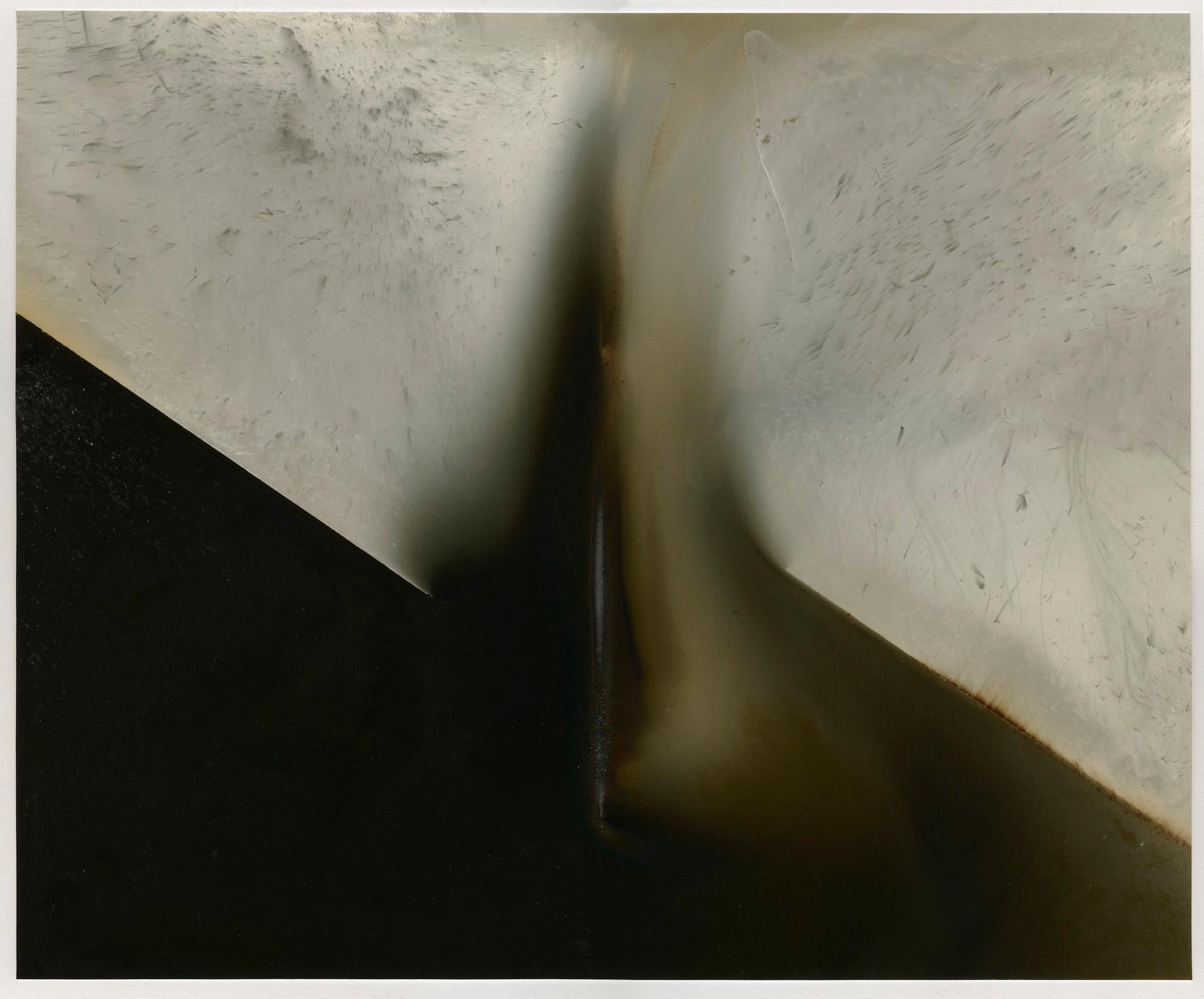 Christopher Colville Abstract Photograph - Fluid Variant 2