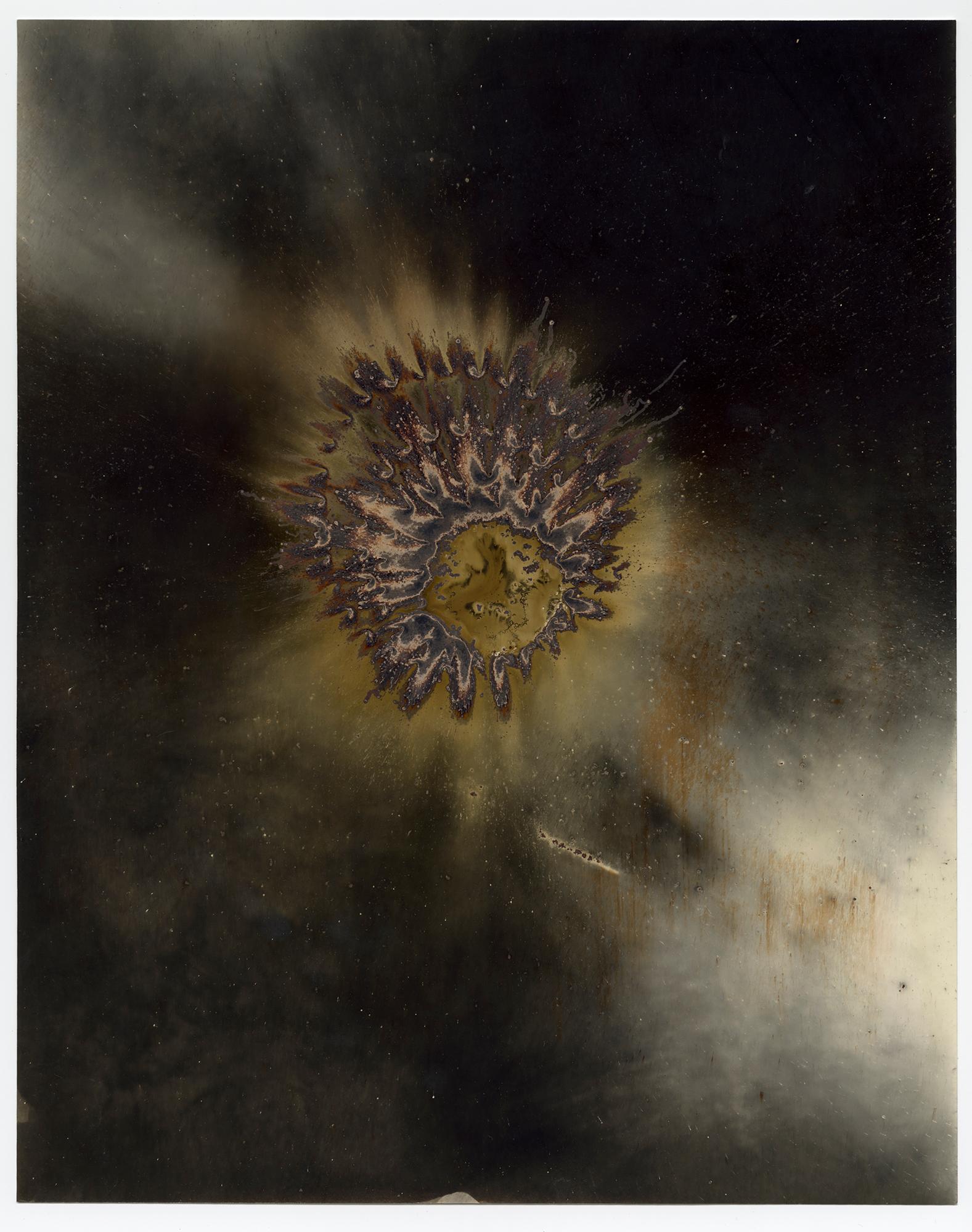 Christopher Colville Abstract Photograph – Ohne Titel Werk des Feuers 4-17 #1