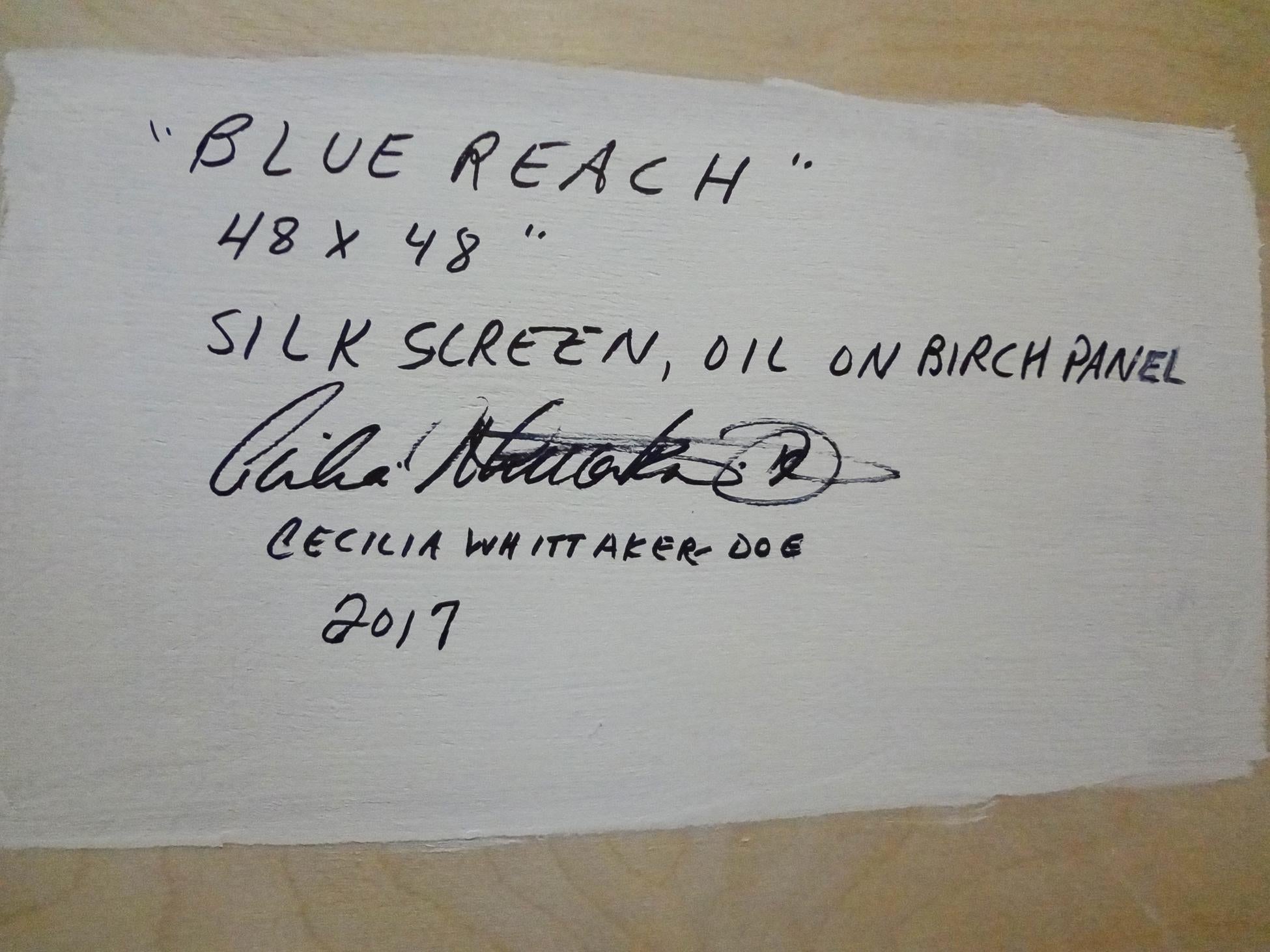 BLUE REACH von Cecilia Whittaker-Doe ist eine Mischtechnik aus Siebdruck und Ölfarbe auf einer Birkenplatte mit den Maßen 36x36