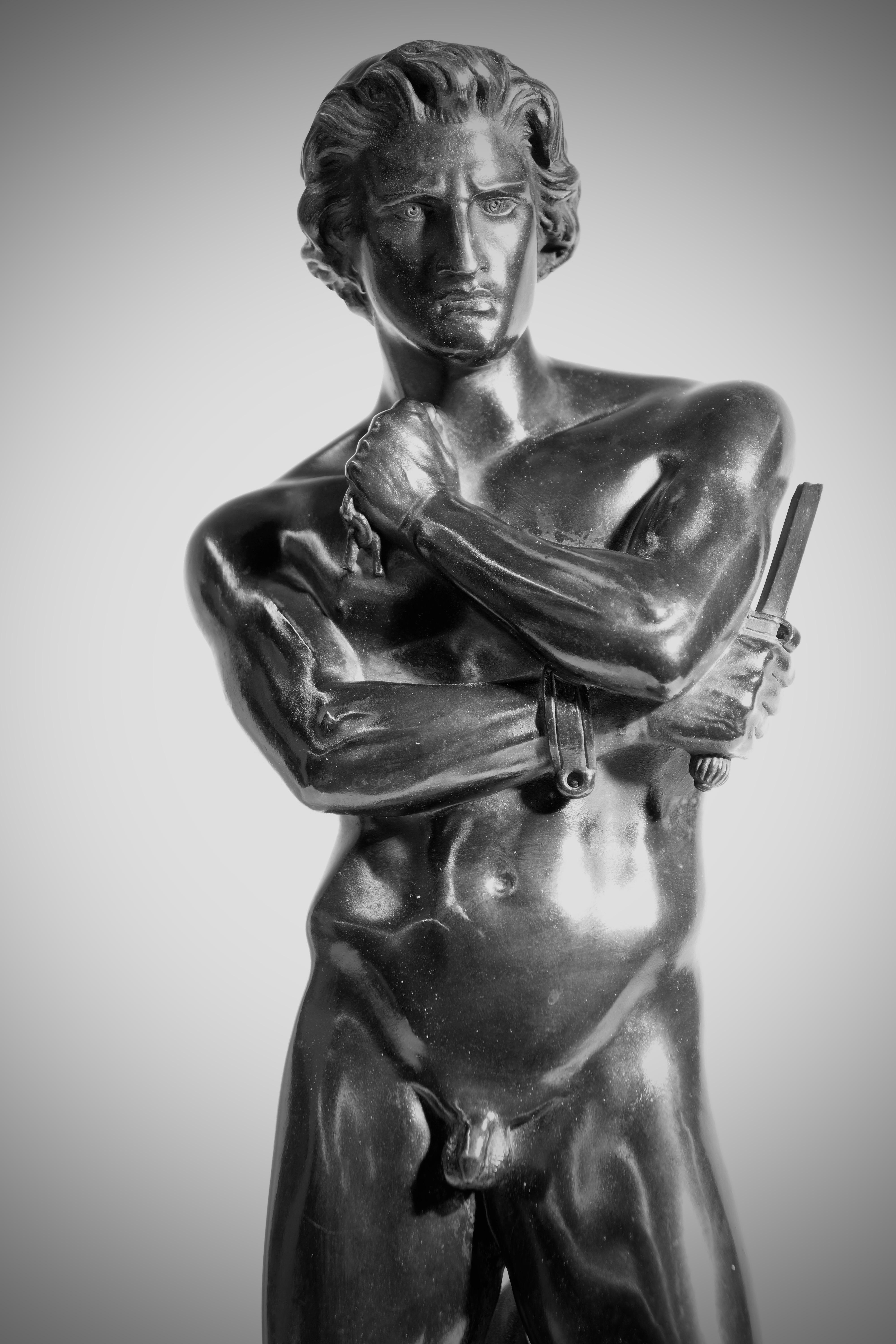 statue spartacus