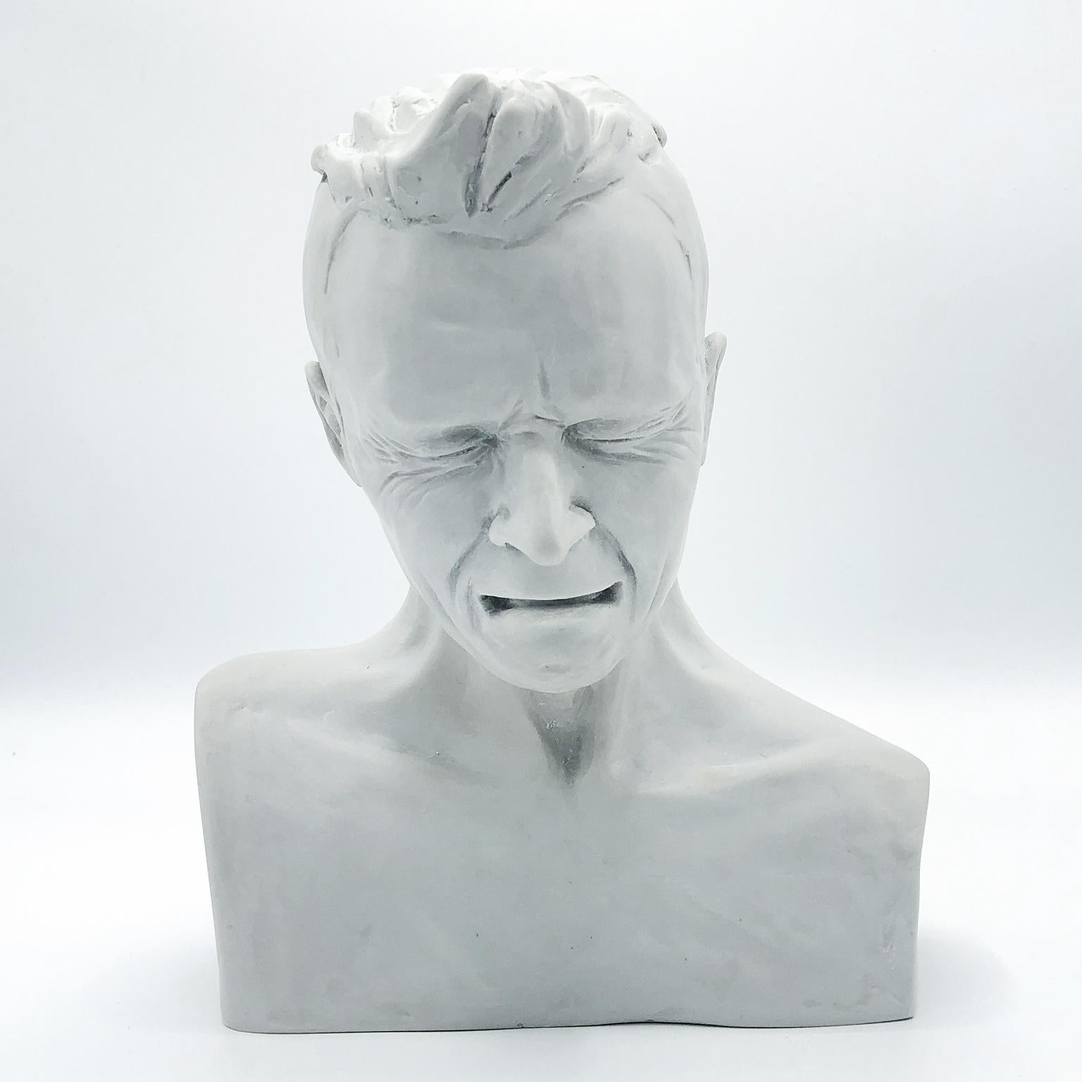 Figurative Sculpture de Ann Dierckx - Escultura hiperrealista masculina de resina de mármol - Animi Motus 2A