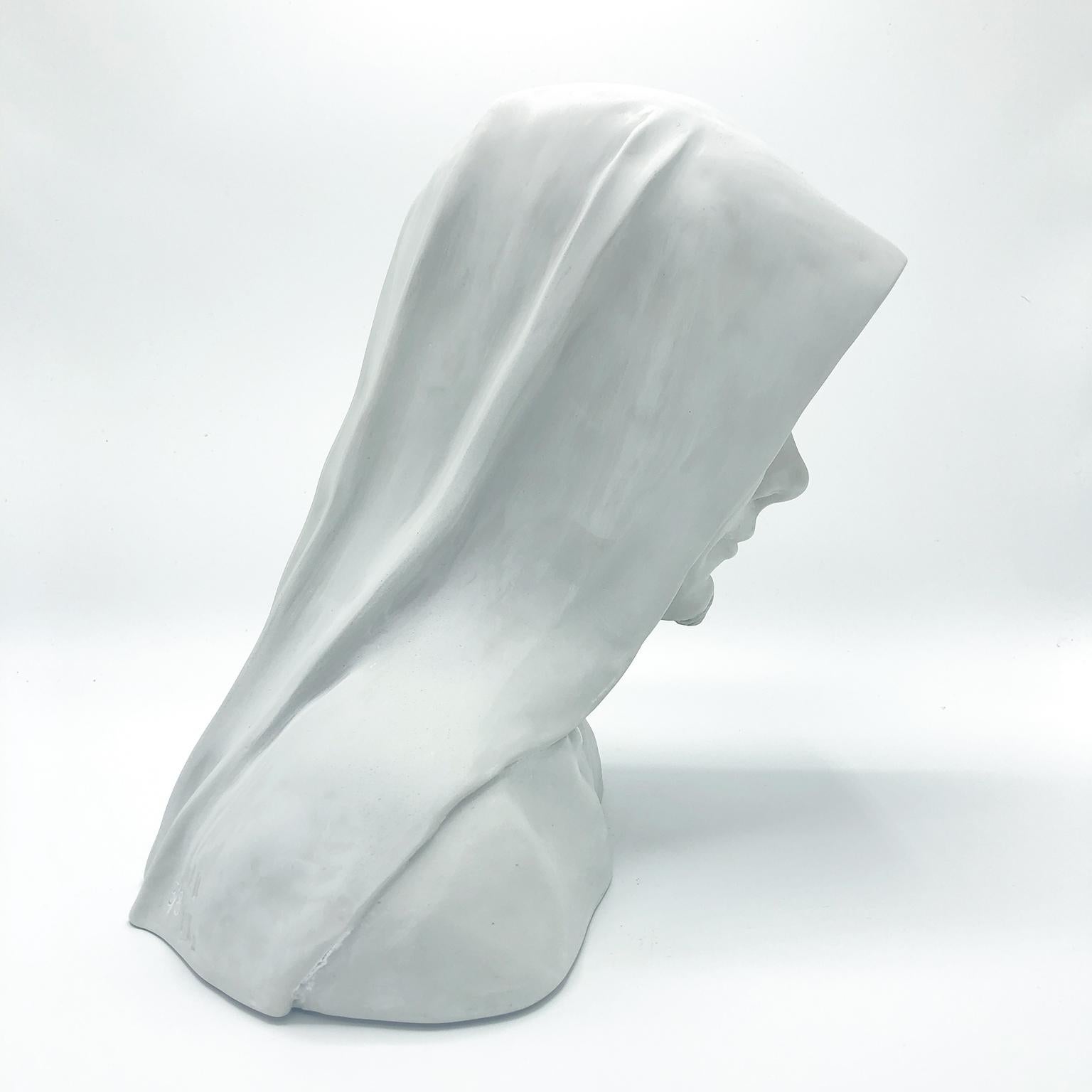 Male Marble Resin Hyper Realist Sculpture - FX 4 - Gray Figurative Sculpture by Ann Dierckx